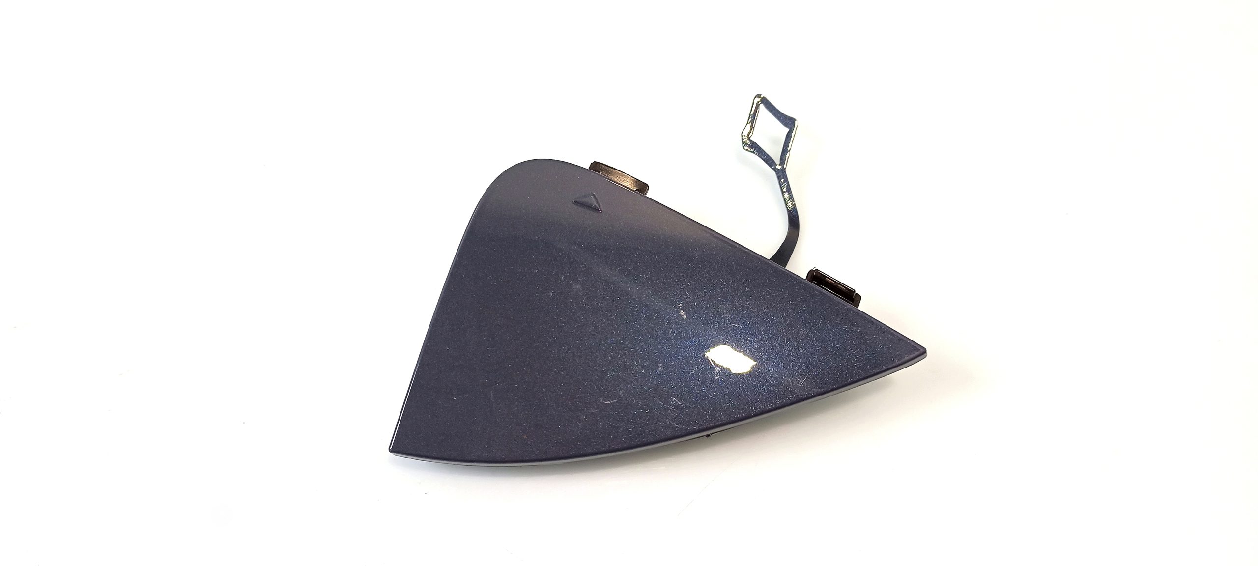 BMW X2 (F39) Front tow hook cap/cover BMW X2 F39 Front tow hook cap/cover OEM 5111806...