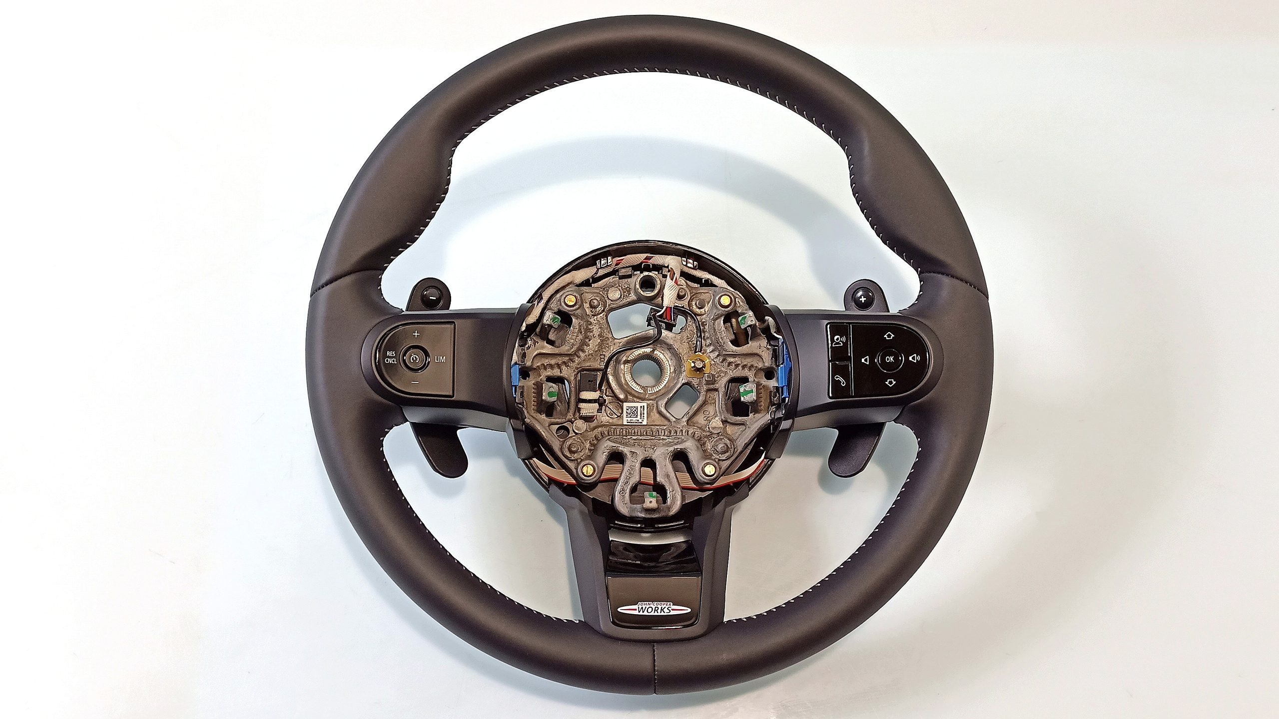 BMW 5 / i5 (G60 / G61) steering wheel BMW MINI Cabrio F57 LCI, MINI Clubman F54, MINI...