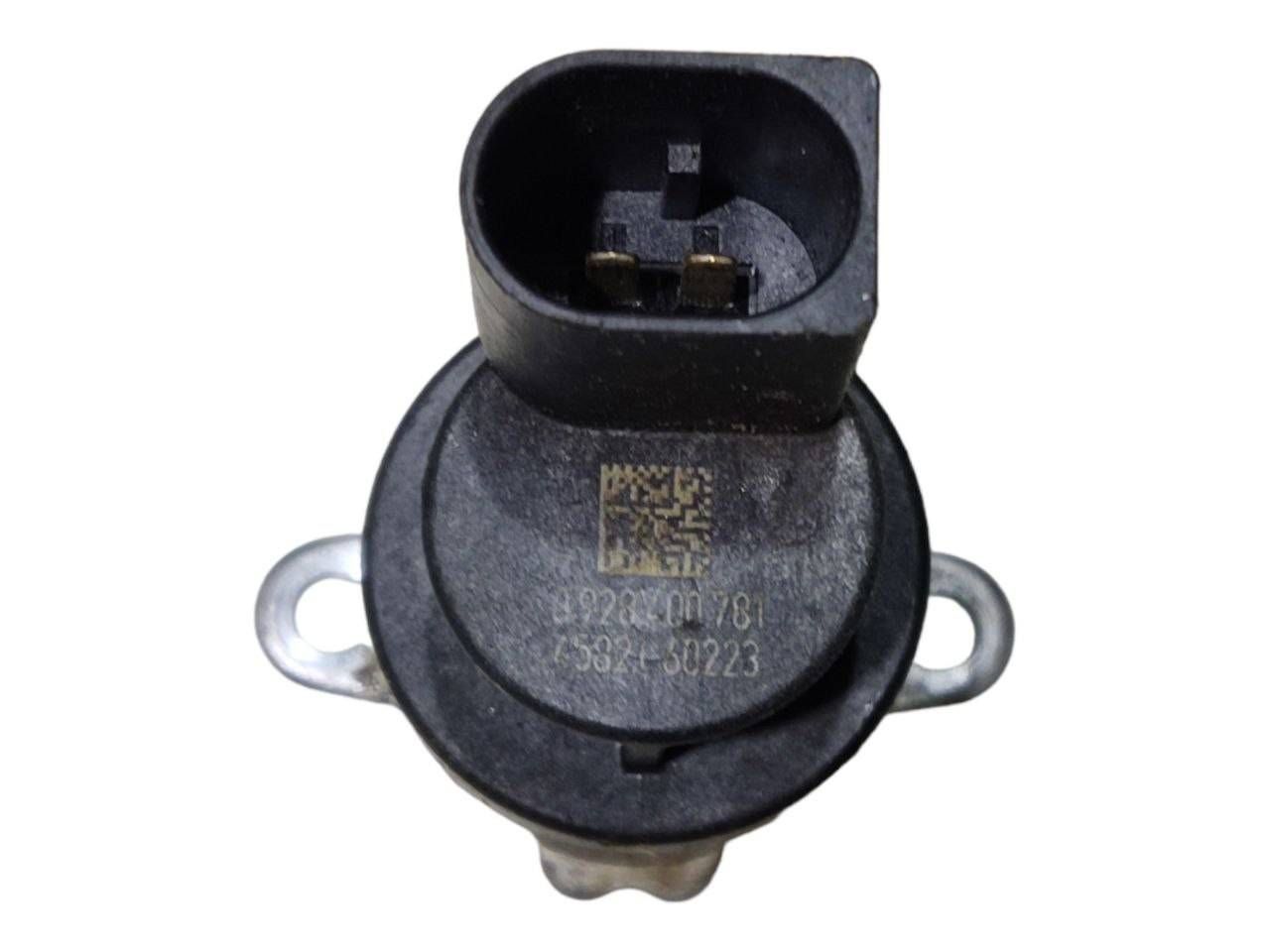BMW 5 (E60 / E61) Датчик давления топлива BMW 5 SERIES Fuel pressure sensor OEM 0928400

...
