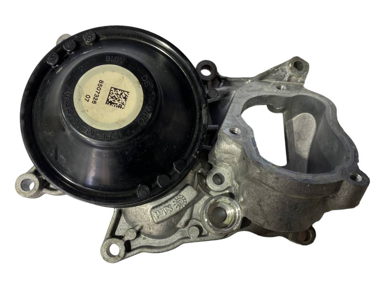 BMW 5 (F10 / F11) водяной насос BMW 5 SERIES Water Pump OEM 8507326

Part codes...