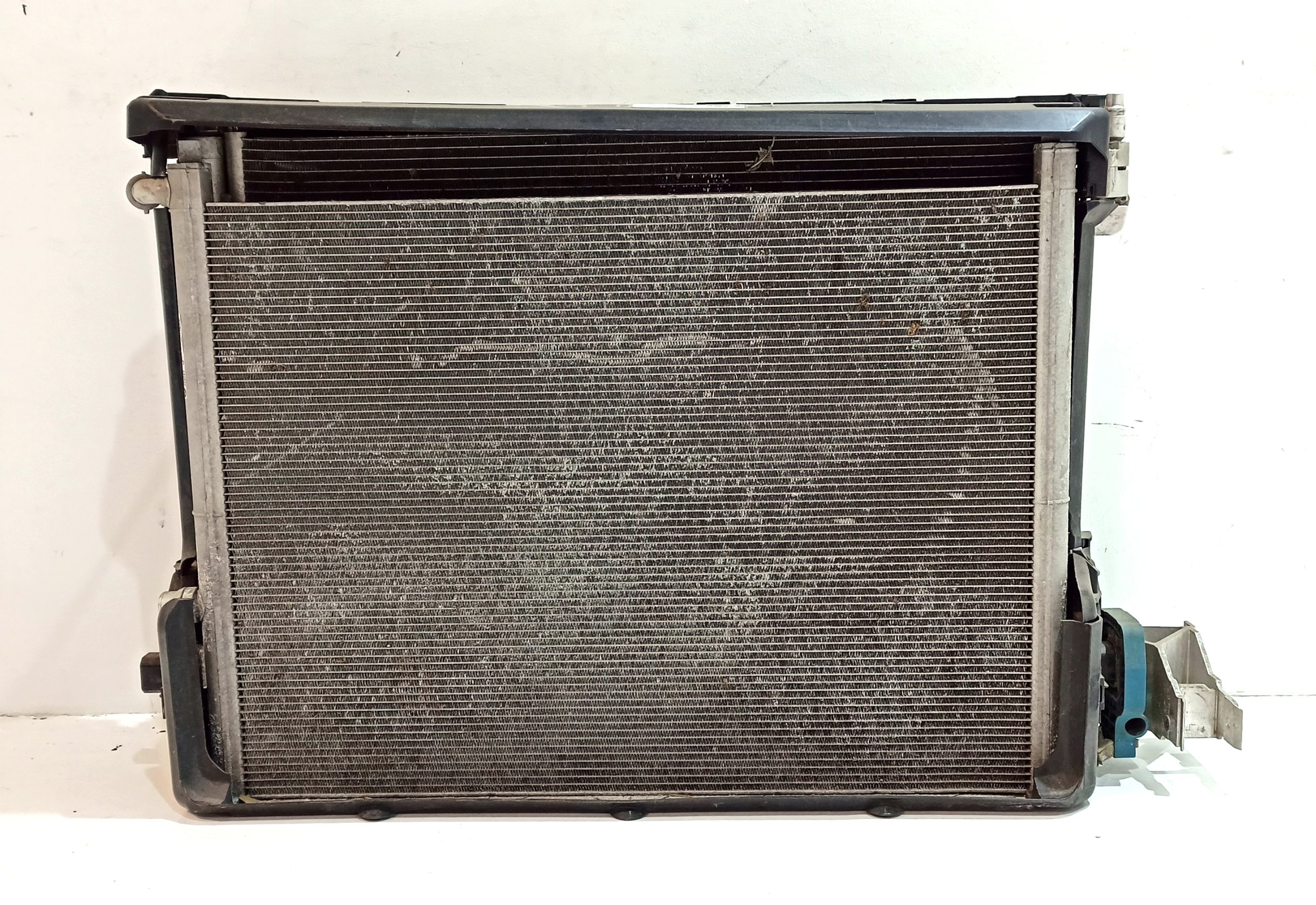 BMW 5 (G30 / G31) Coolant radiator BMW 5 SERIES Coolant radiator OEM 17118484638

...