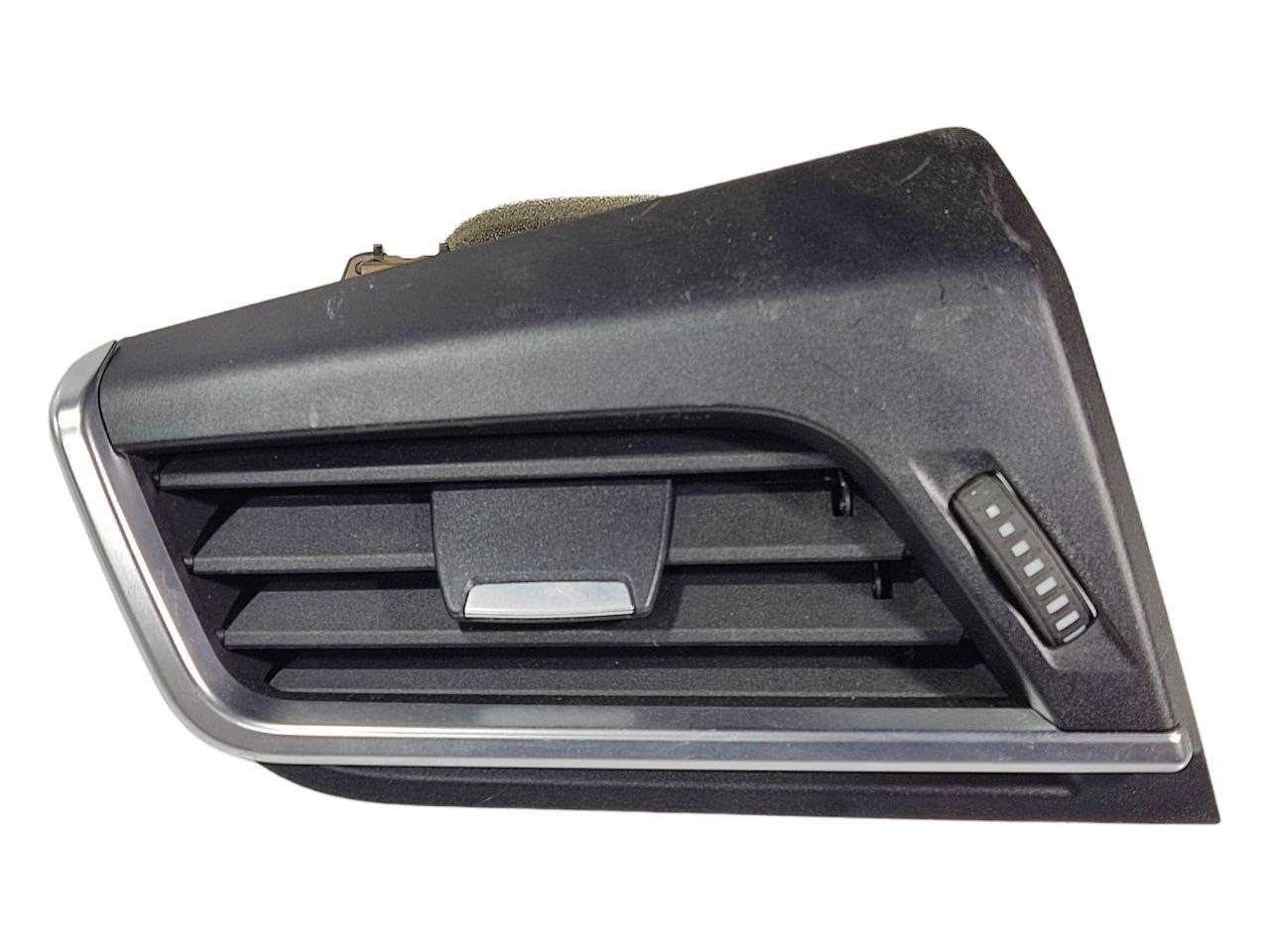 BMW 2 (F22 / F23) Dashboard side air vent grill/cover trim BMW 2 SERIES Dashboard side air vent grill/cove...