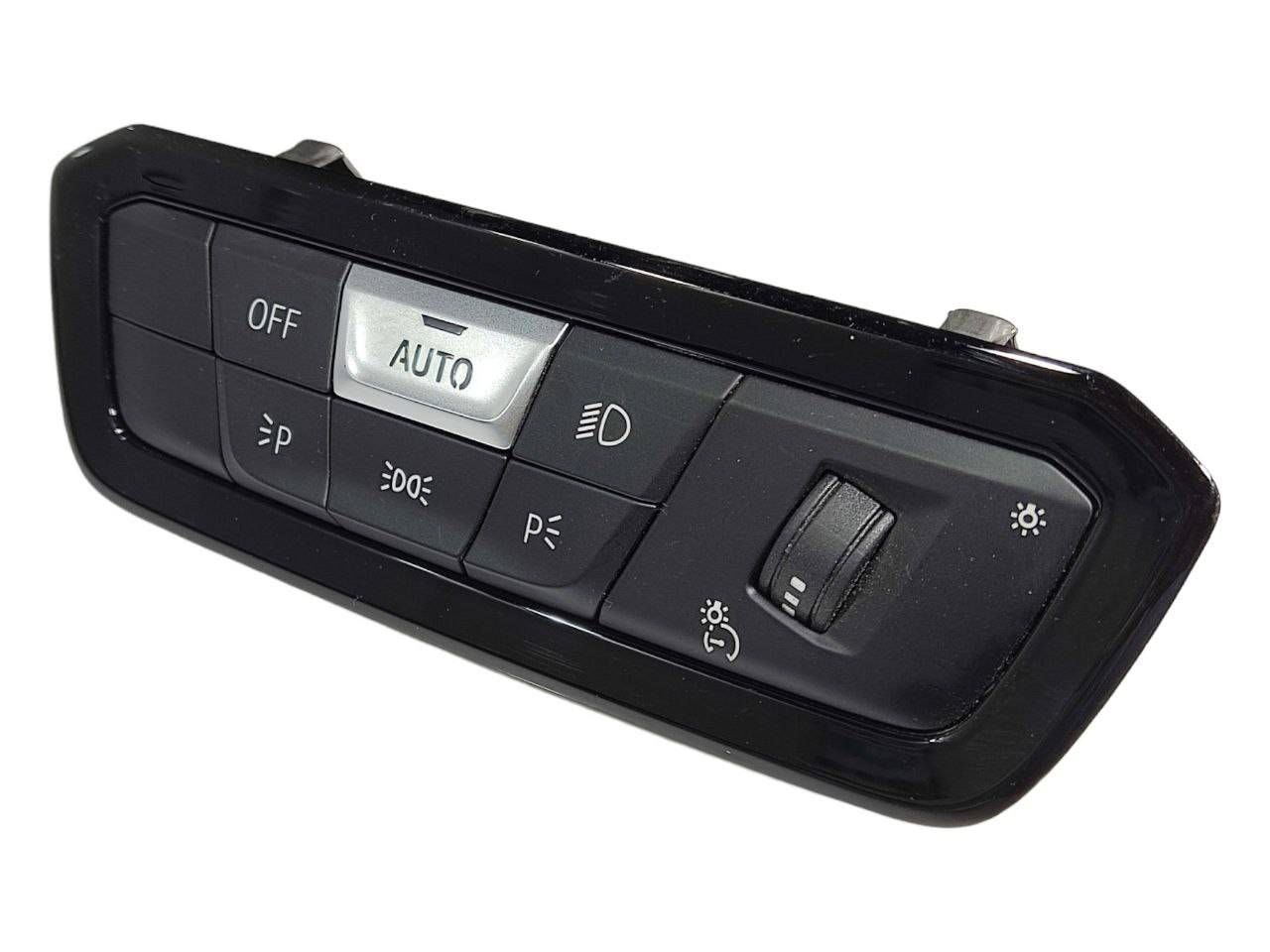 BMW 3 (G20 / G21) Свет переключатель BMW 3 SERIES Light switch OEM 9461139

Part cod...