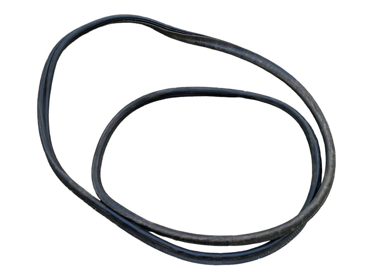 BMW 7 (G11 / G12) Trunk rubber seal (body) BMW 7 SERIES Trunk rubber seal (body) OEM 51767...