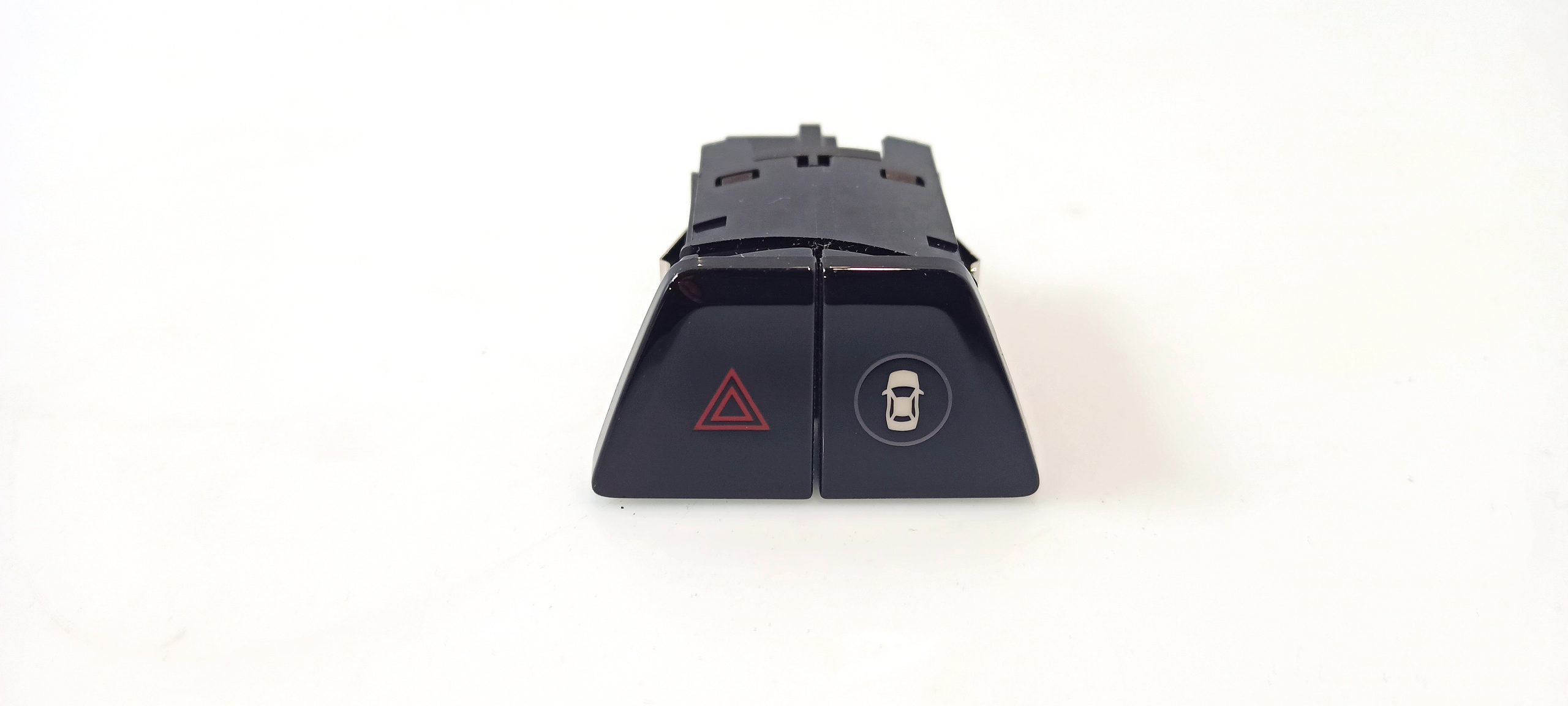 BMW 5 (G30 / G31) Аварийный сигнал Переключатель BMW M5 Hazard Light Switch OEM 61316993047

Par...