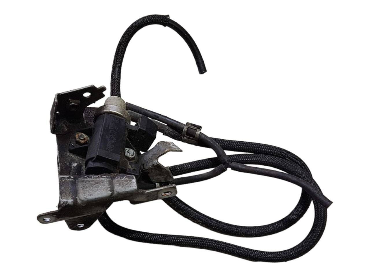 BMW 5 (F10 / F11) Turbo solenoid valve BMW 5 SERIES GT Turbo solenoid valve OEM 117475...