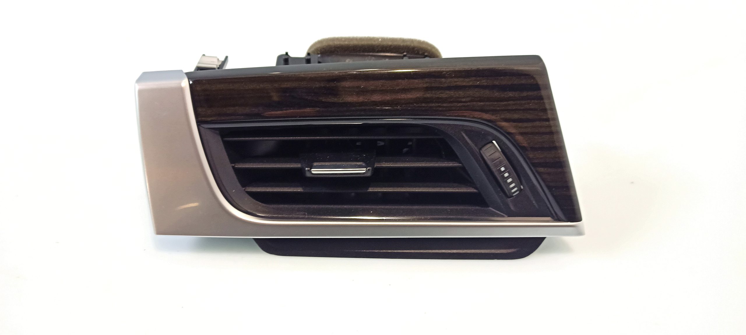 BMW X1 (F48) Dashboard air vent grille cover trim BMW X1 dashboard air vent grille cover trim OEM...