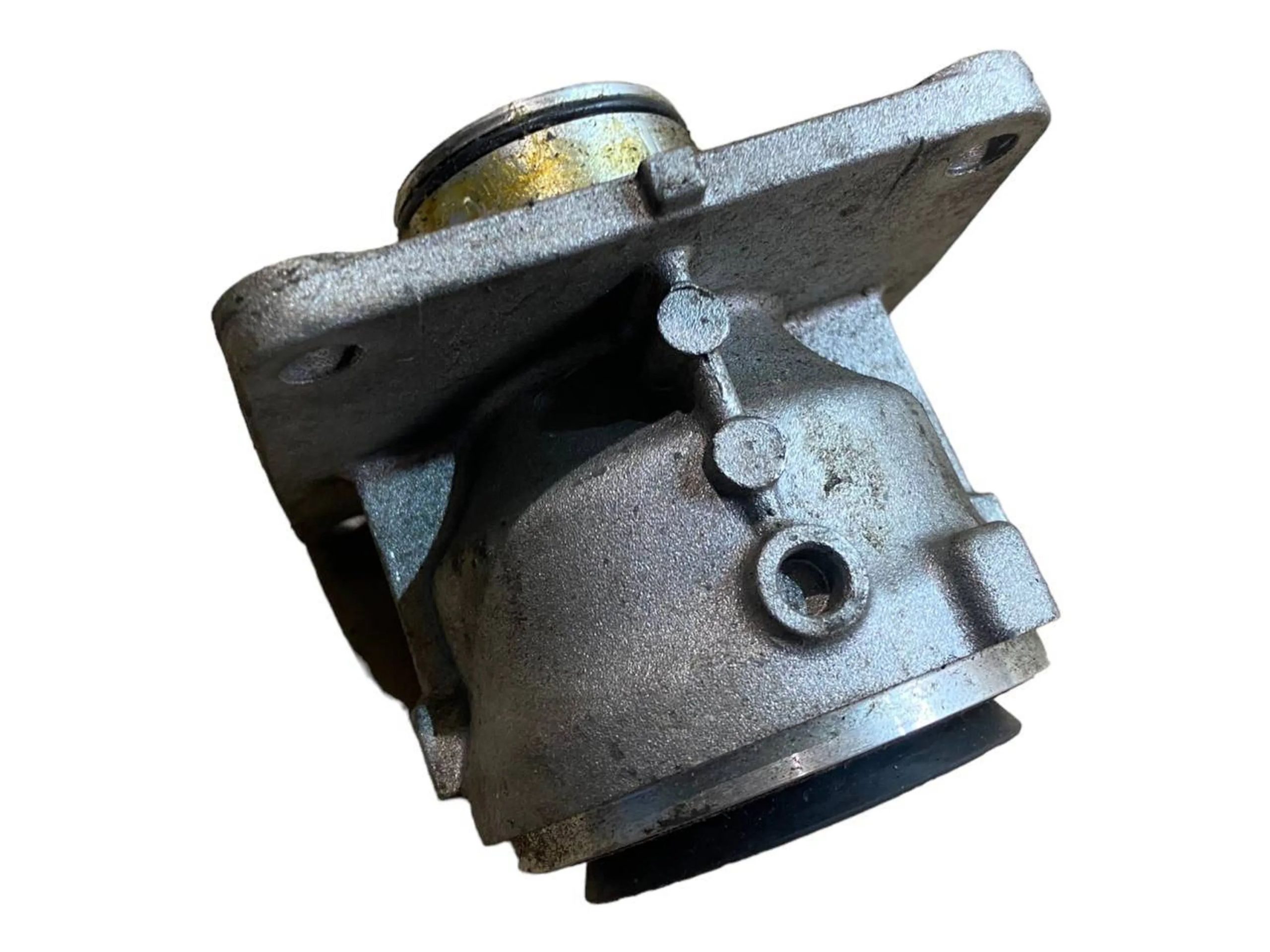 BMW 5 (G30 / G31) Driveshaft support bearing bracket BMW 5 SERIES Driveshaft support bearing bracket...
