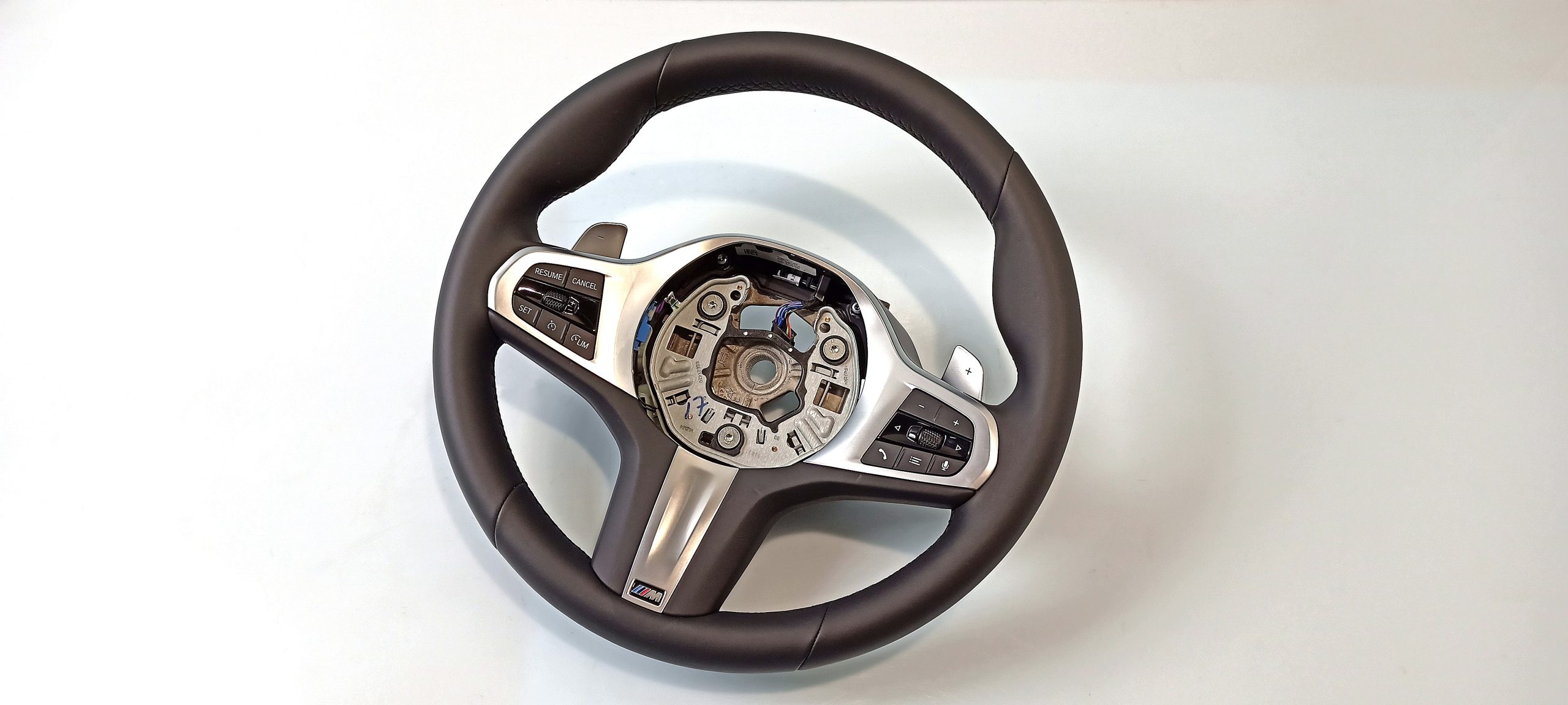 BMW 3 (G20 / G21) steering wheel BMW 3 SERIES Steering Wheel OEM 32308746690

Pa...