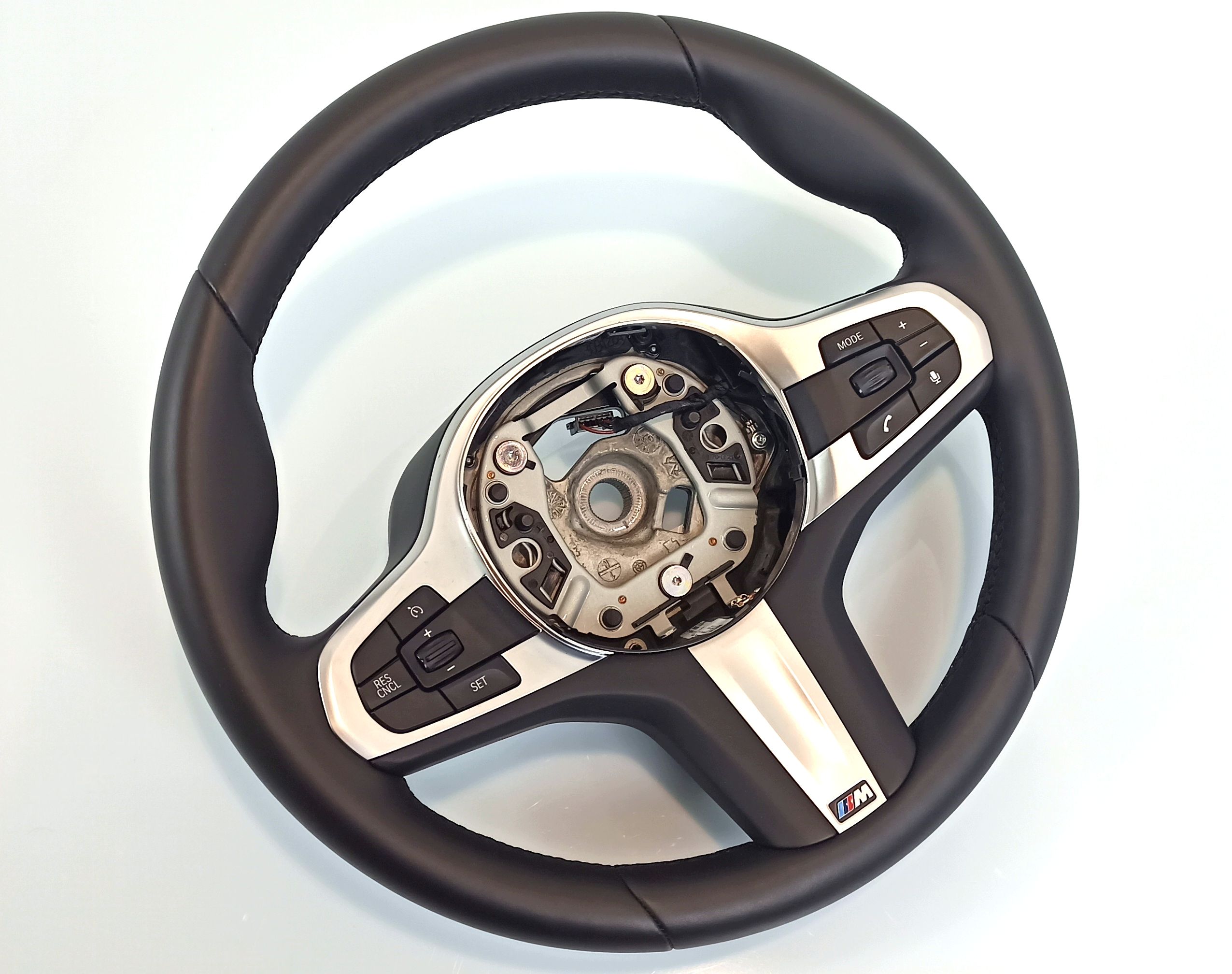 BMW 5 (G30 / G31) steering wheel BMW 5 SERIES Steering Wheel OEM 32308008178

Pa...