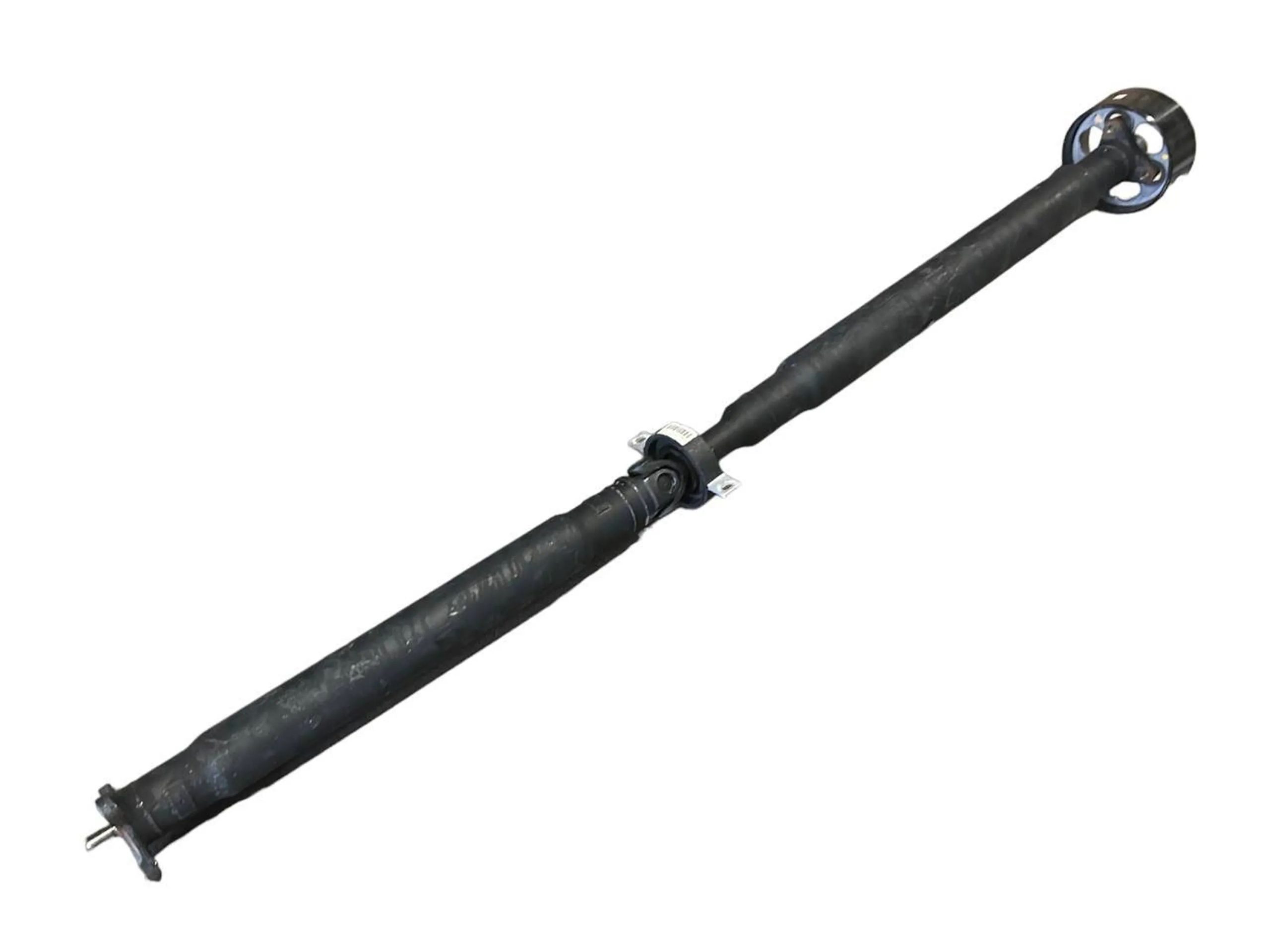 BMW 5 (F10 / F11) Drive shaft (set) BMW 5 SERIES GT Drive shaft (set) OEM 261076326...