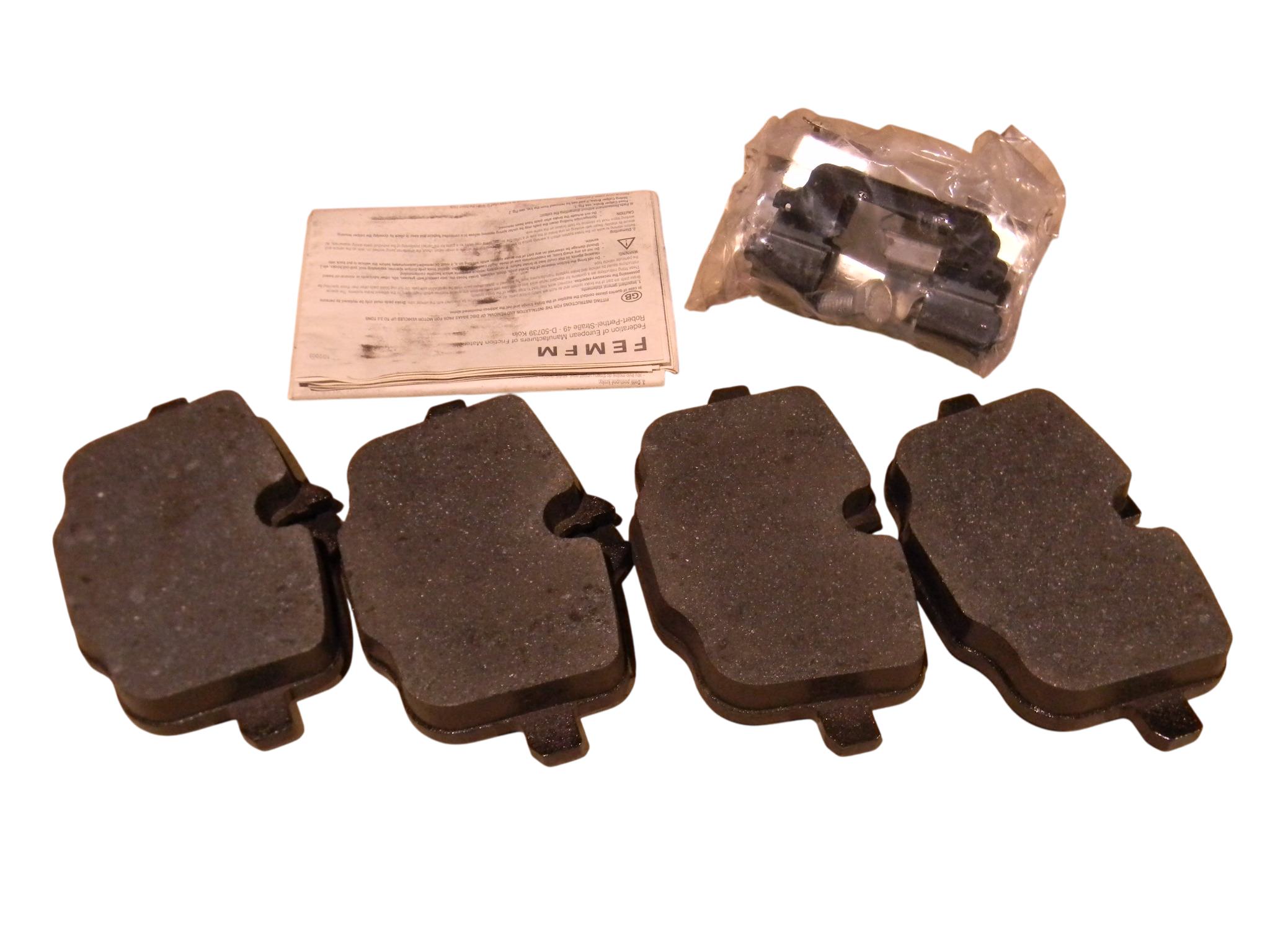BMW 6 (F06 / F12 / F13) Brake pads (rear) BMW 6 SERIES Brake pads (rear) OEM 2284390

Par...