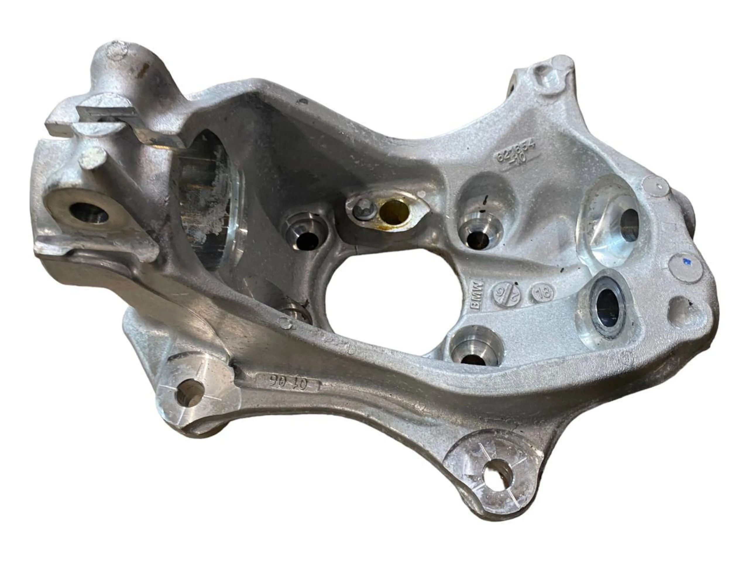 BMW 3 (G20 / G21) Front wheel hub spindle knuckle BMW 3 SERIES Front wheel hub spindle knuckle OE...