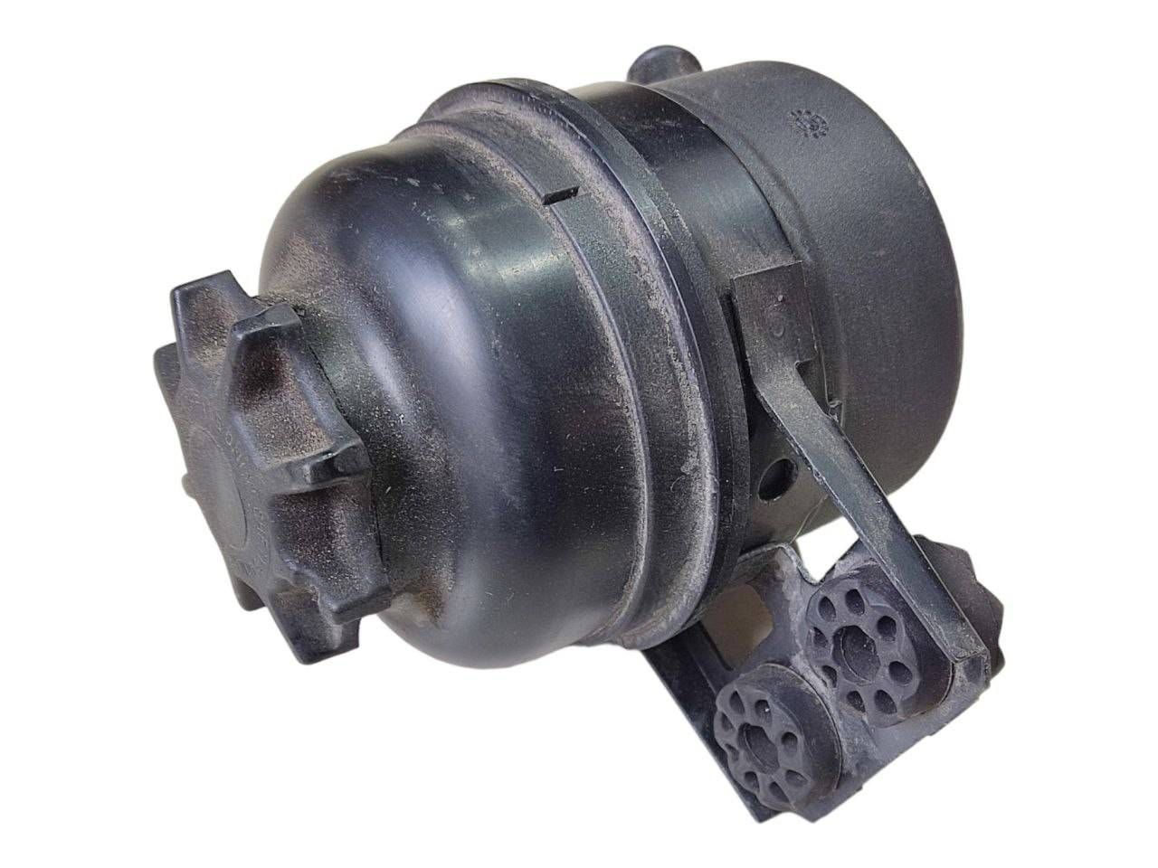 BMW 3 (E90 / E91 / E92 / E93) Power steering fluid tank/reservoir BMW 3 SERIES Power steering fluid tank/reservoi...