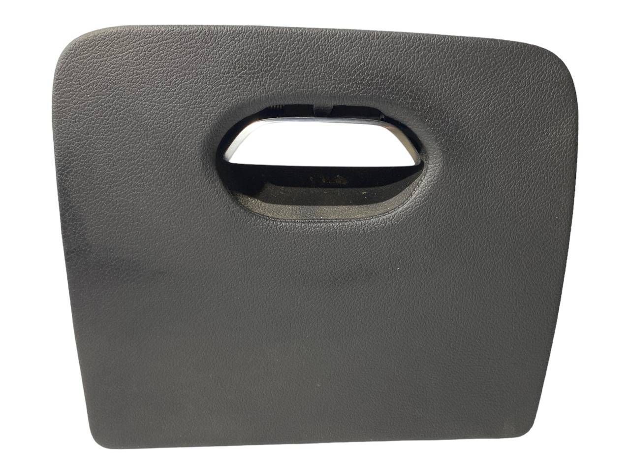 BMW 7 (G11 / G12) Glove box BMW 7 SERIES Glove box OEM 9299429

Part codes:...