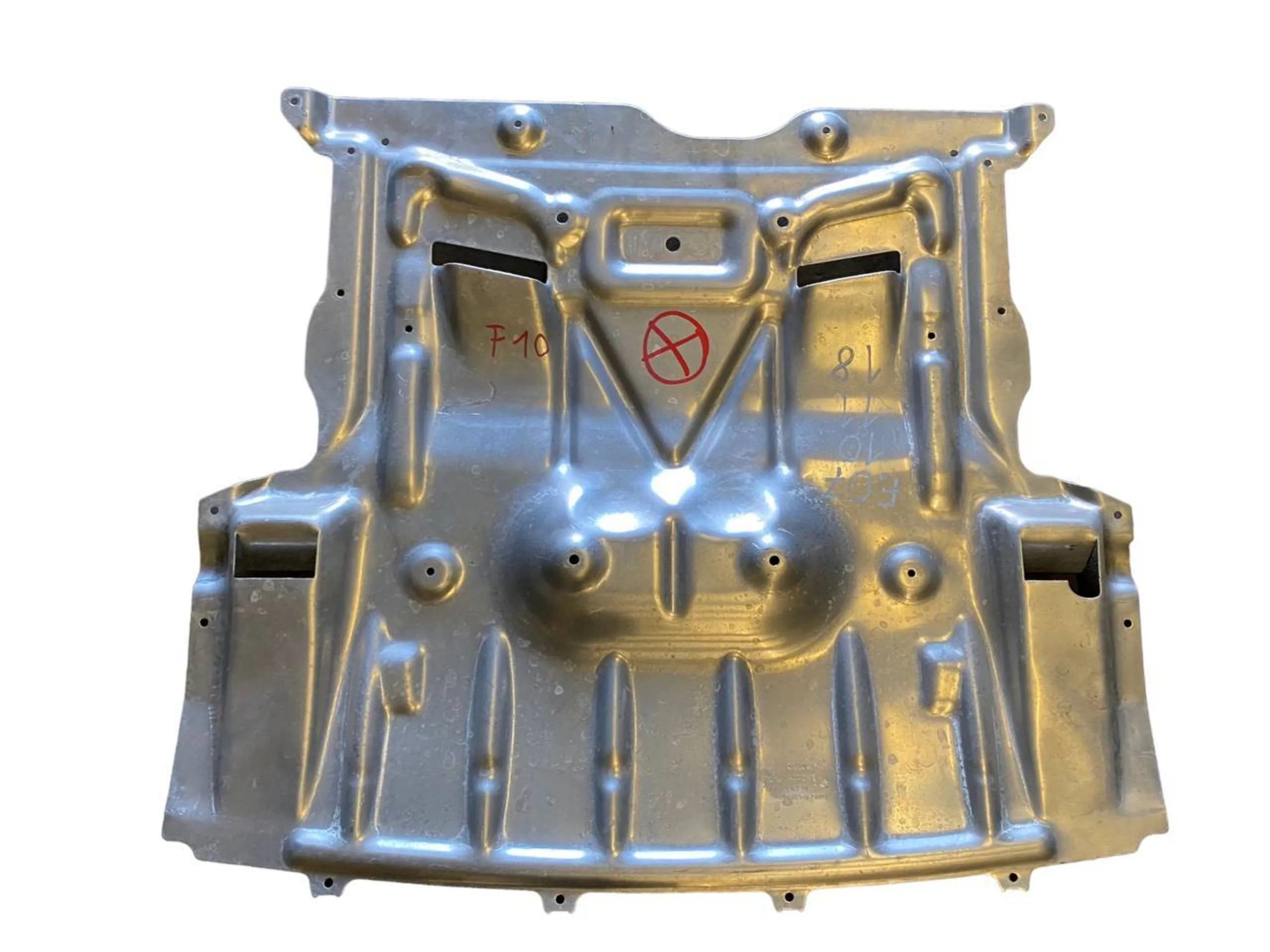 BMW 5 (F10 / F11) Engine splash shield/under tray BMW 5 SERIES Engine splash shield/under tray OE...