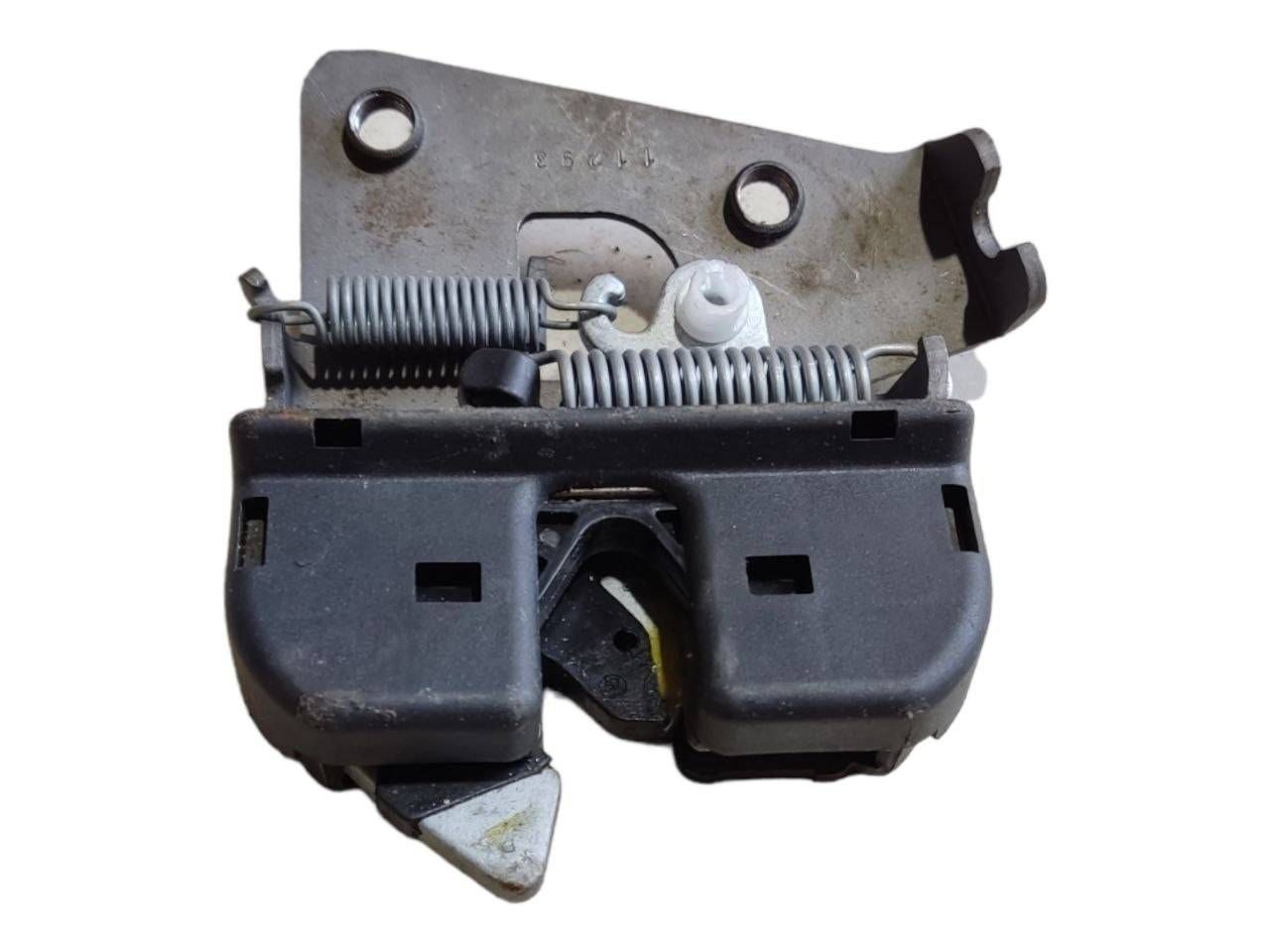 BMW 5 (F10 / F11) Seat back rest lock catch BMW 5 SERIES Seat back rest lock catch OEM 5220...