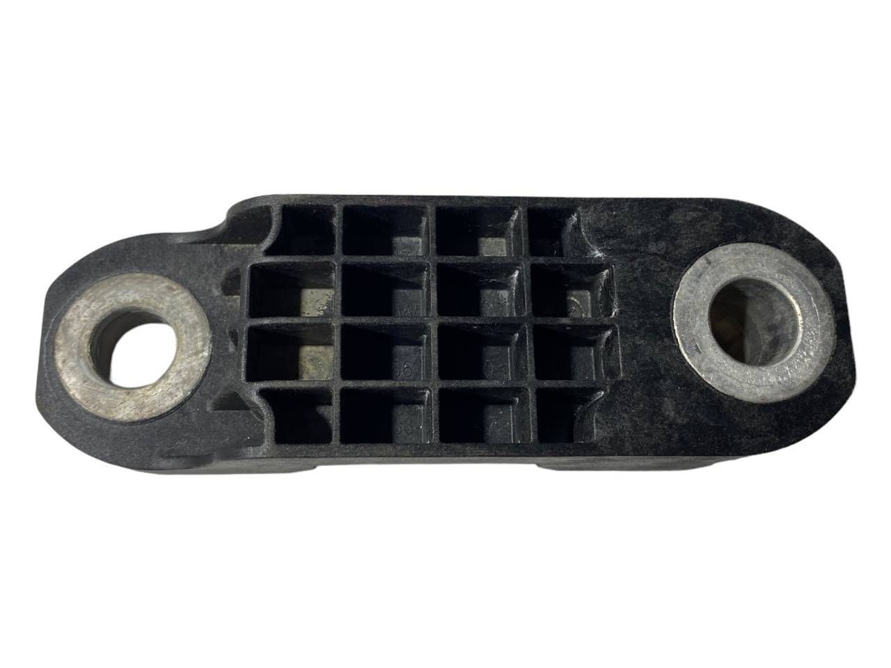 Sway bar bush bracket, front