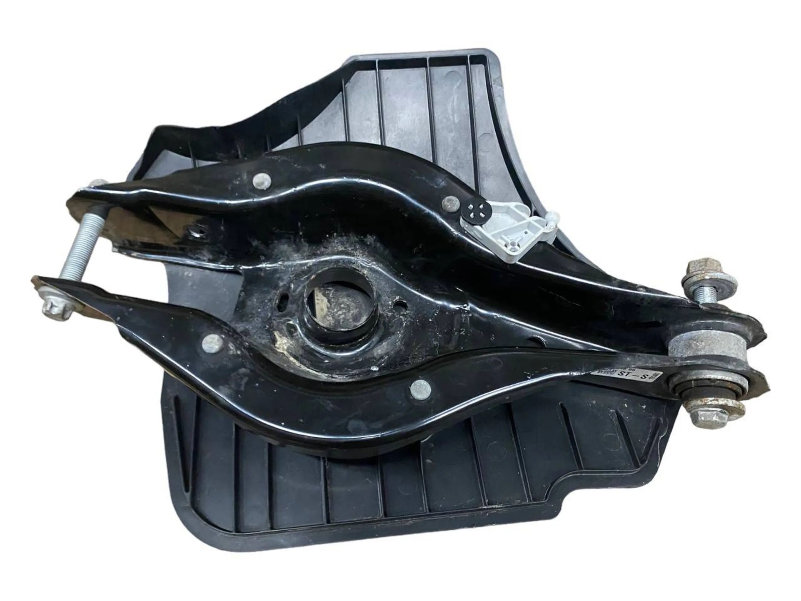 BMW 3 (G20 / G21) Rear control arm BMW 3 SERIES Rear control arm OEM 33326886448

...