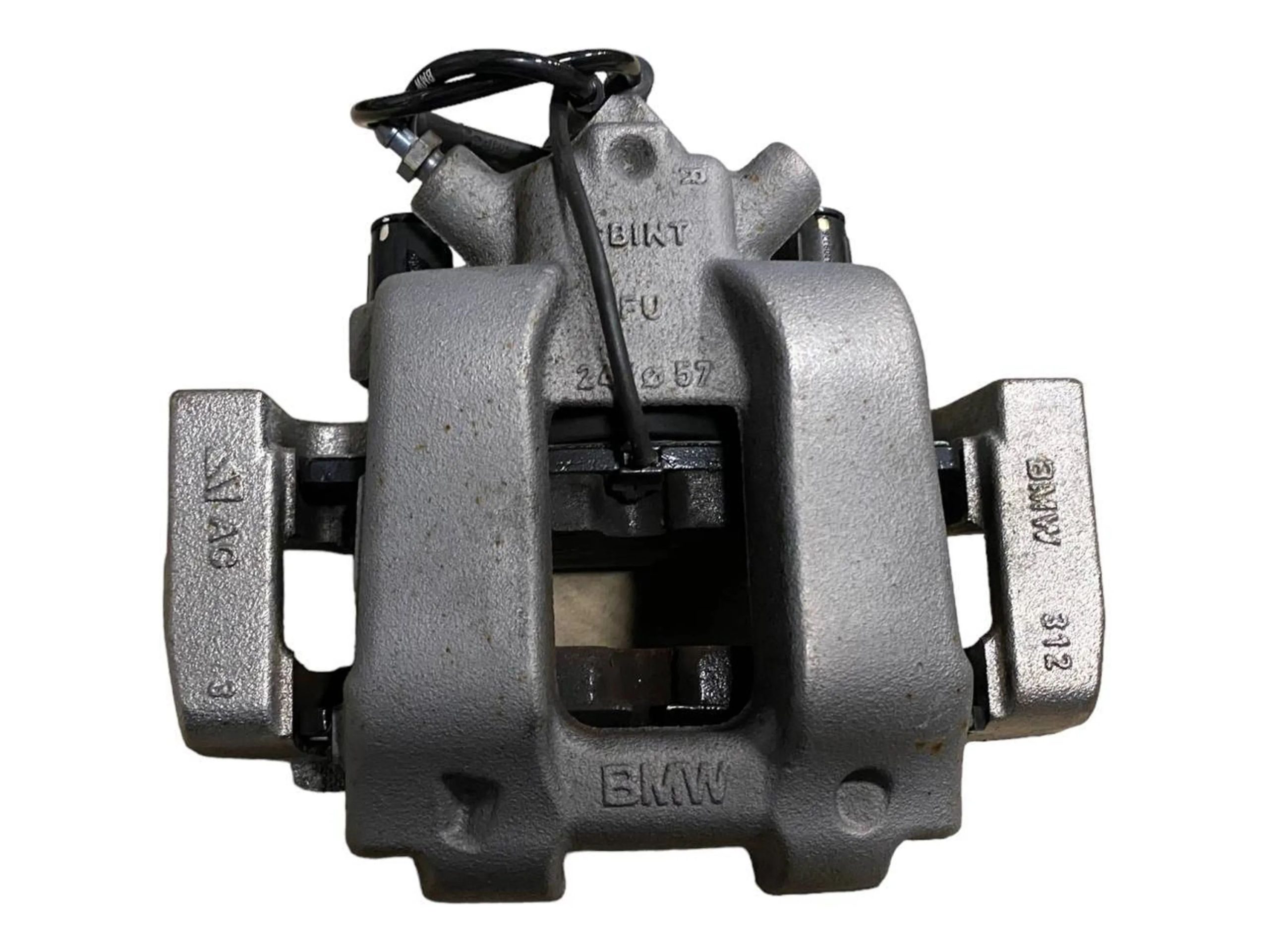 BMW 4 (F32 / F33 / F36) Front brake caliper BMW 4 SERIES Front brake caliper OEM 3411685096...