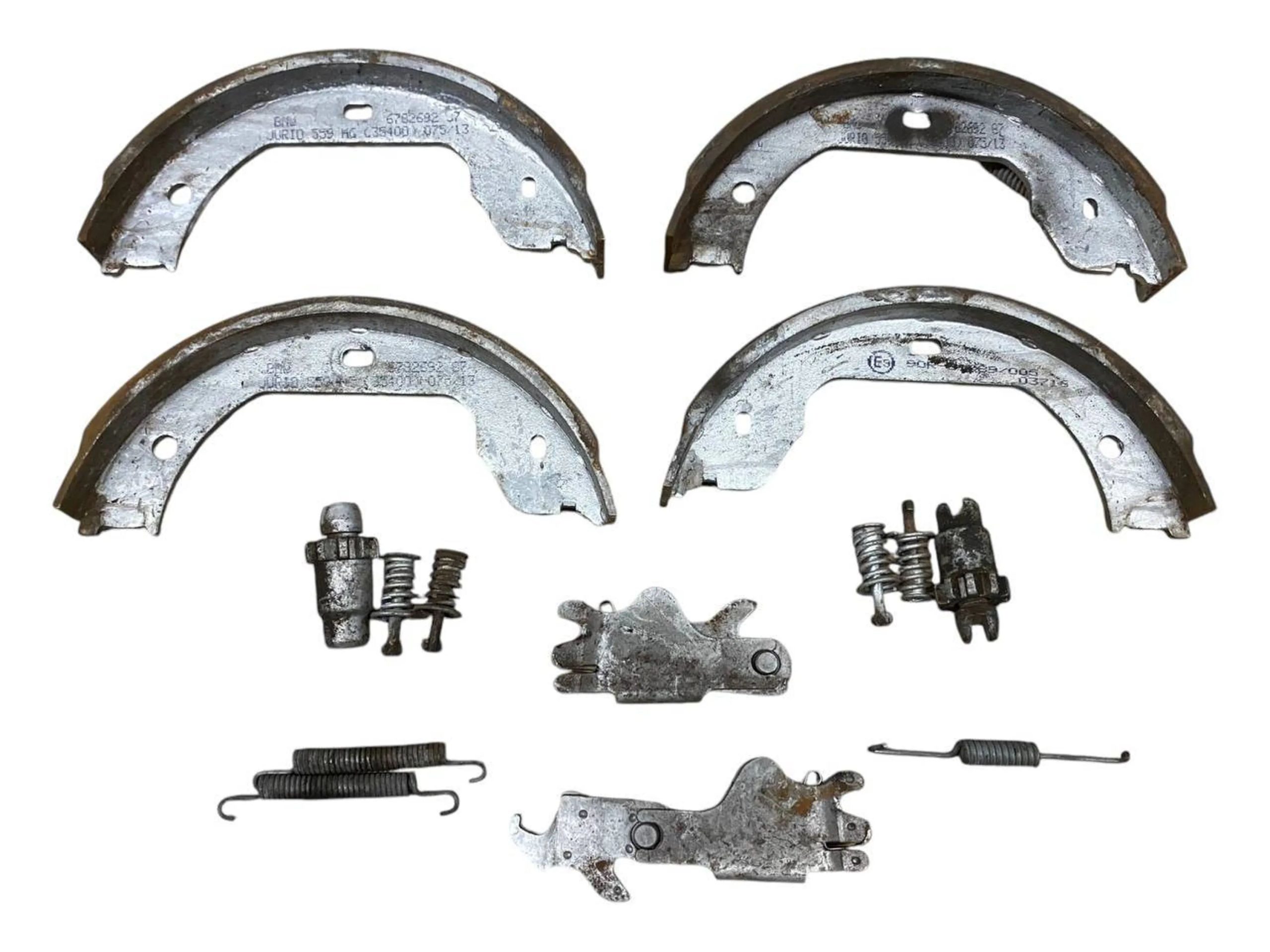 BMW 5 (F10 / F11) Handbrake/parking brake pads BMW 5 SERIES GT Handbrake/parking brake pads OE...