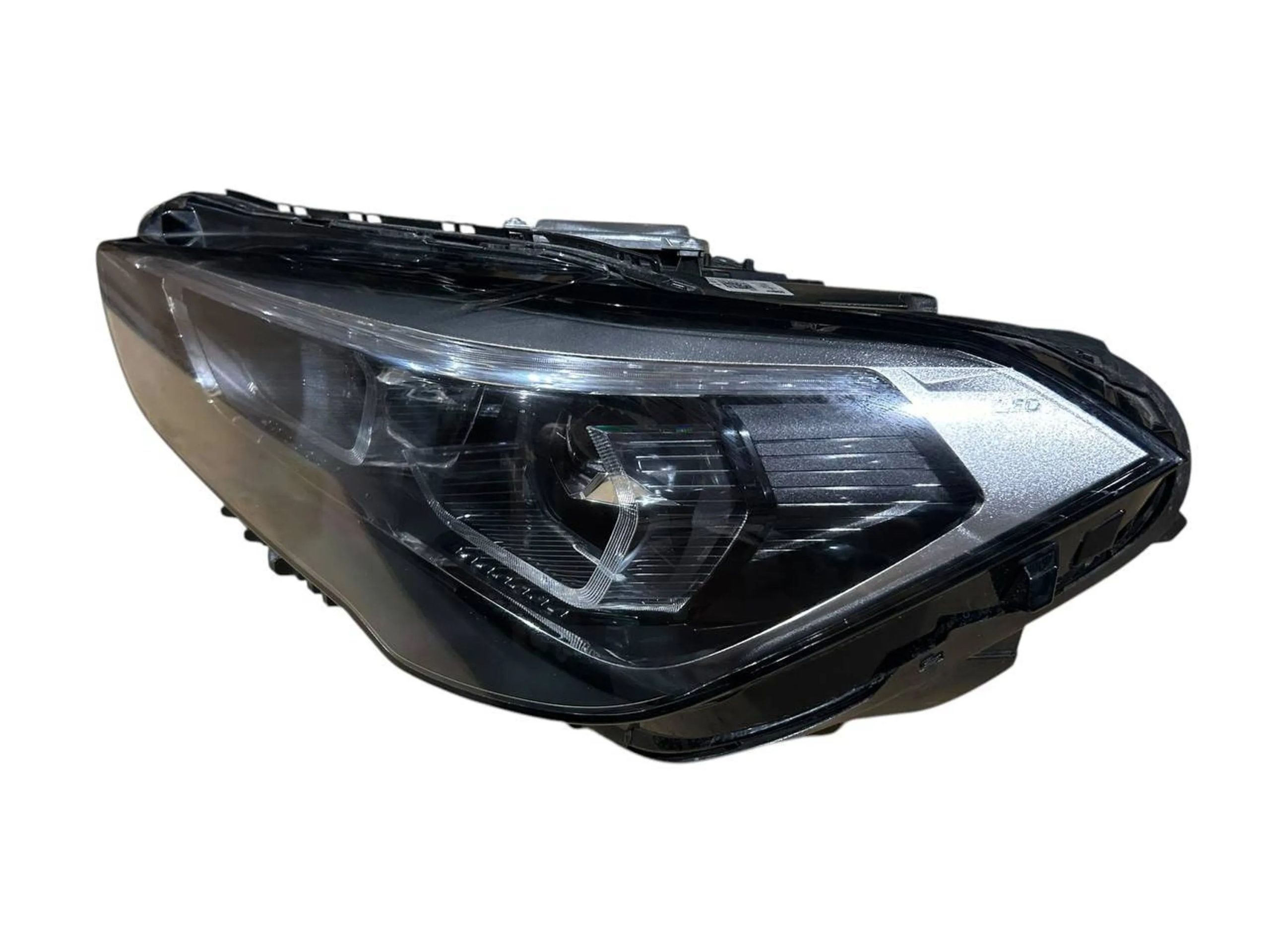 BMW X1 (F48) Headlight/headlamp BMW X1 Headlight/headlamp OEM 2760365

Part cod...