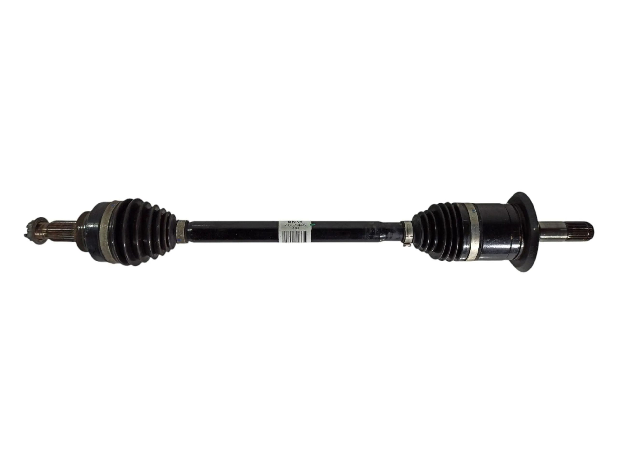 BMW 4 (F32 / F33 / F36) Rear driveshaft BMW 4 SERIES Rear driveshaft OEM 33207637445

P...