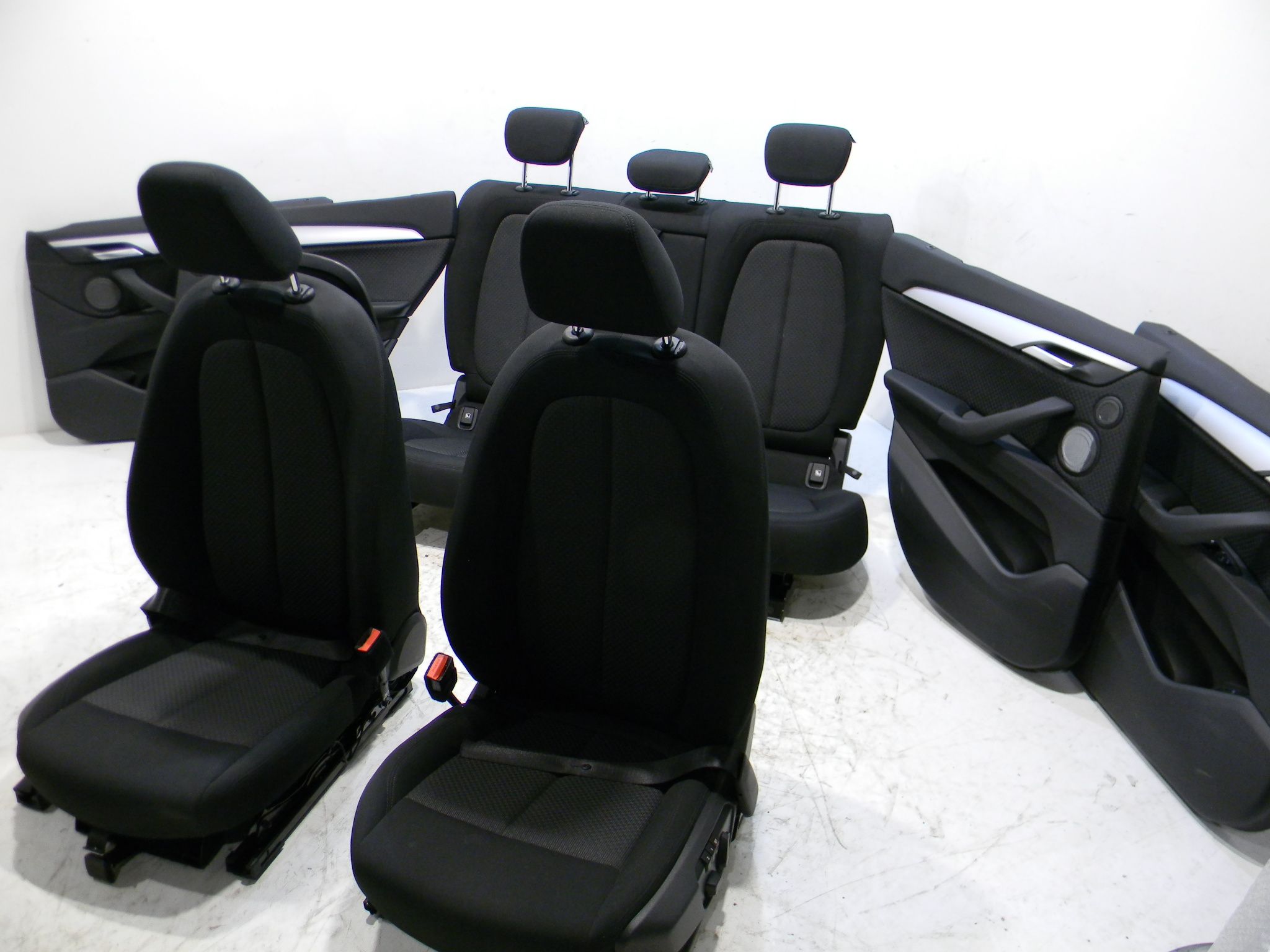 BMW X1 (F48) Seat Set