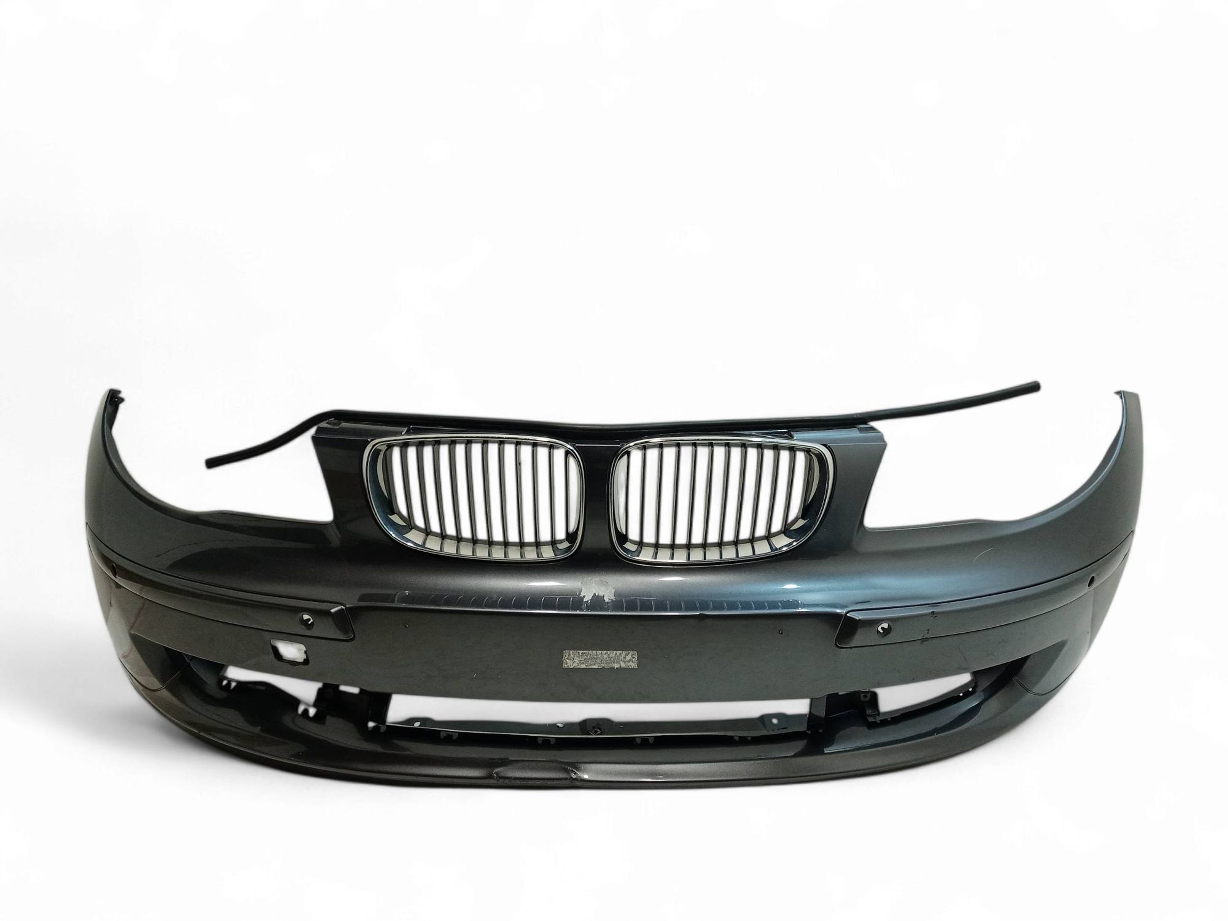 BMW 1 (E81 / E82 / E87 / E88) front bumper BMW 1 SERIES Front Bumper OEM 7166462

Part cod...