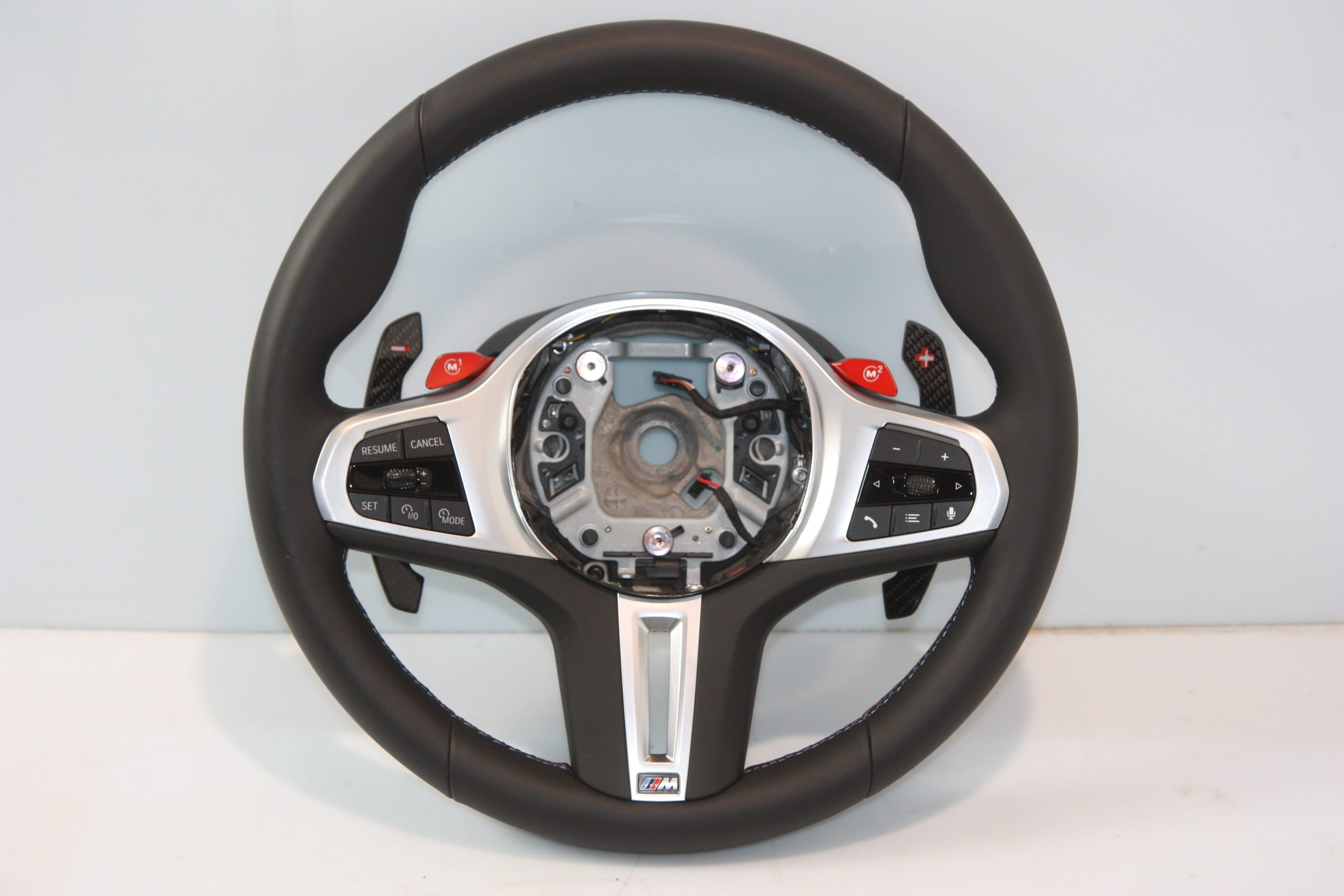 steering wheel Brand/Model: BMW 8 SERIES
Year: 2026

BMW 8 SER...