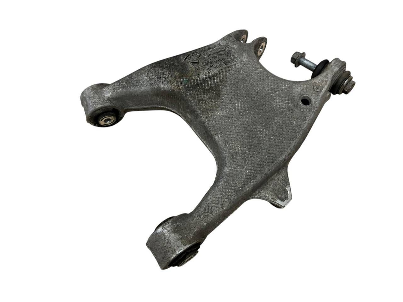 BMW 7 (G11 / G12) Rear upper control arm/wishbone BMW 7 SERIES Rear upper control arm/wishbone OE...