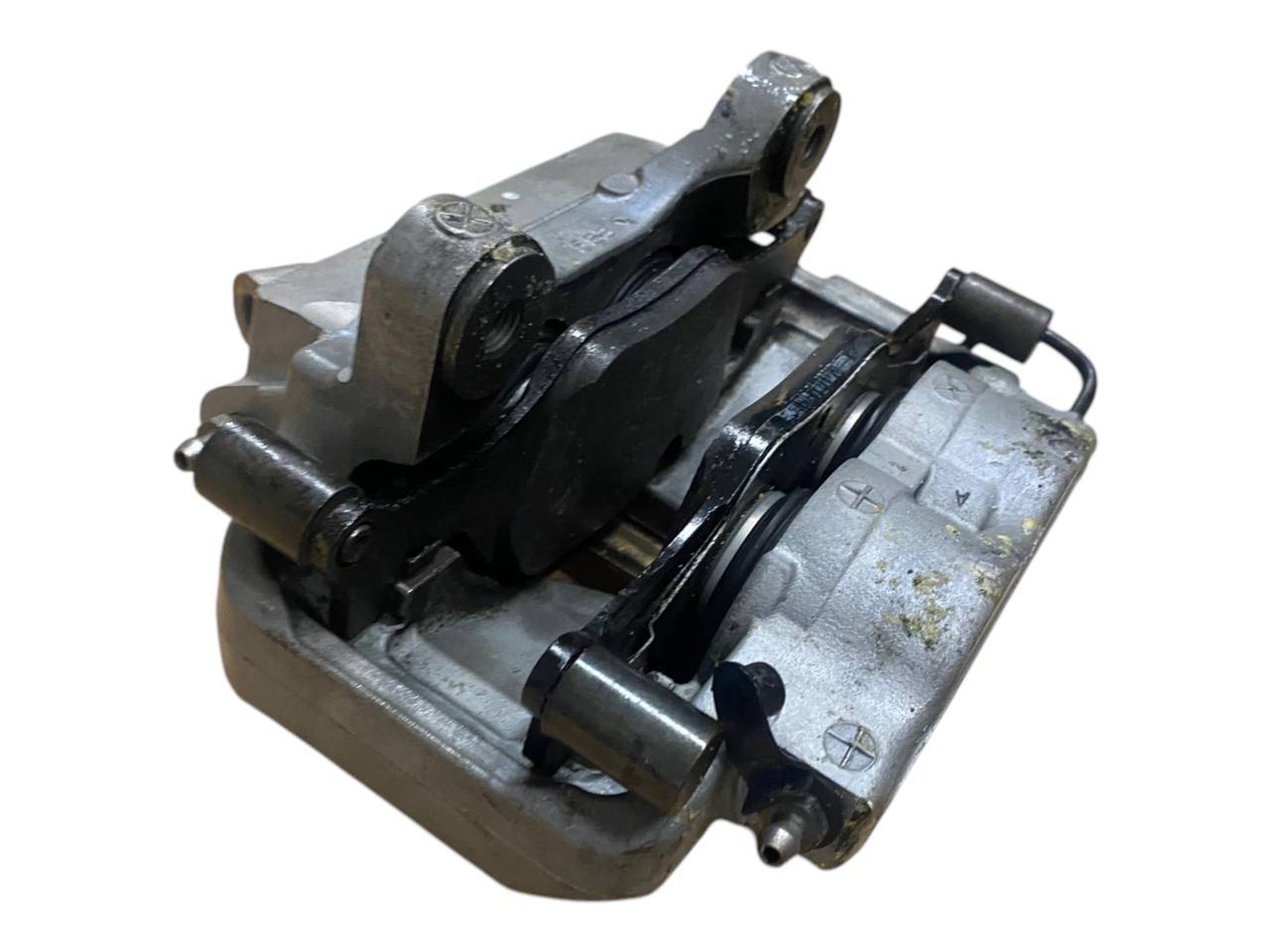 BMW 5 (G30 / G31) Front brake caliper BMW 5 SERIES Front brake caliper OEM 6883734

P...