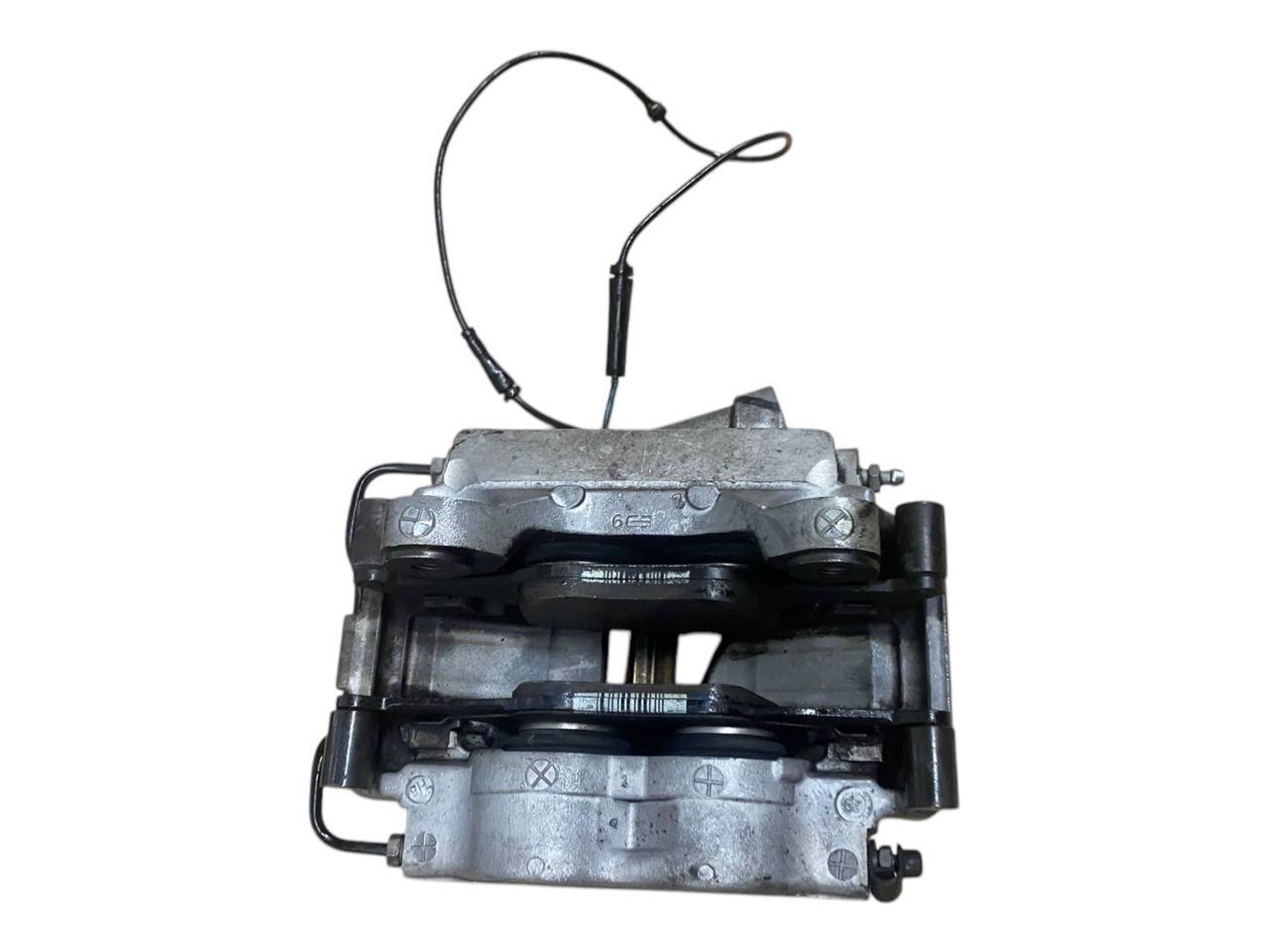 BMW 5 (G30 / G31) Front brake caliper BMW 5 SERIES Front brake caliper OEM 6883733

P...