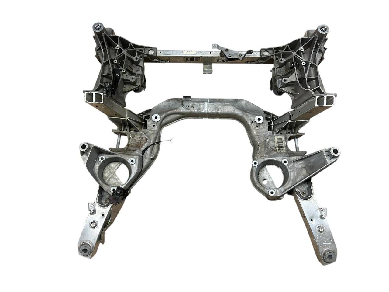 BMW 6 (F06 / F12 / F13) Front subframe BMW 6 SERIES Front subframe OEM 31116792926

Pa...