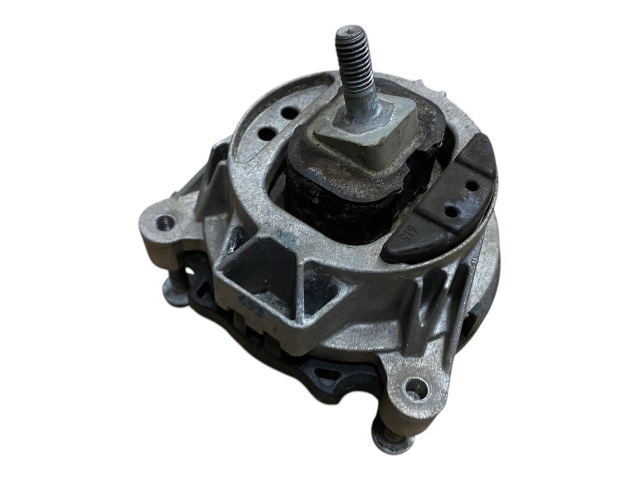 BMW 3 (F30 / F31) Engine mount bracket BMW 3 SERIES Engine mount bracket OEM 221168554...