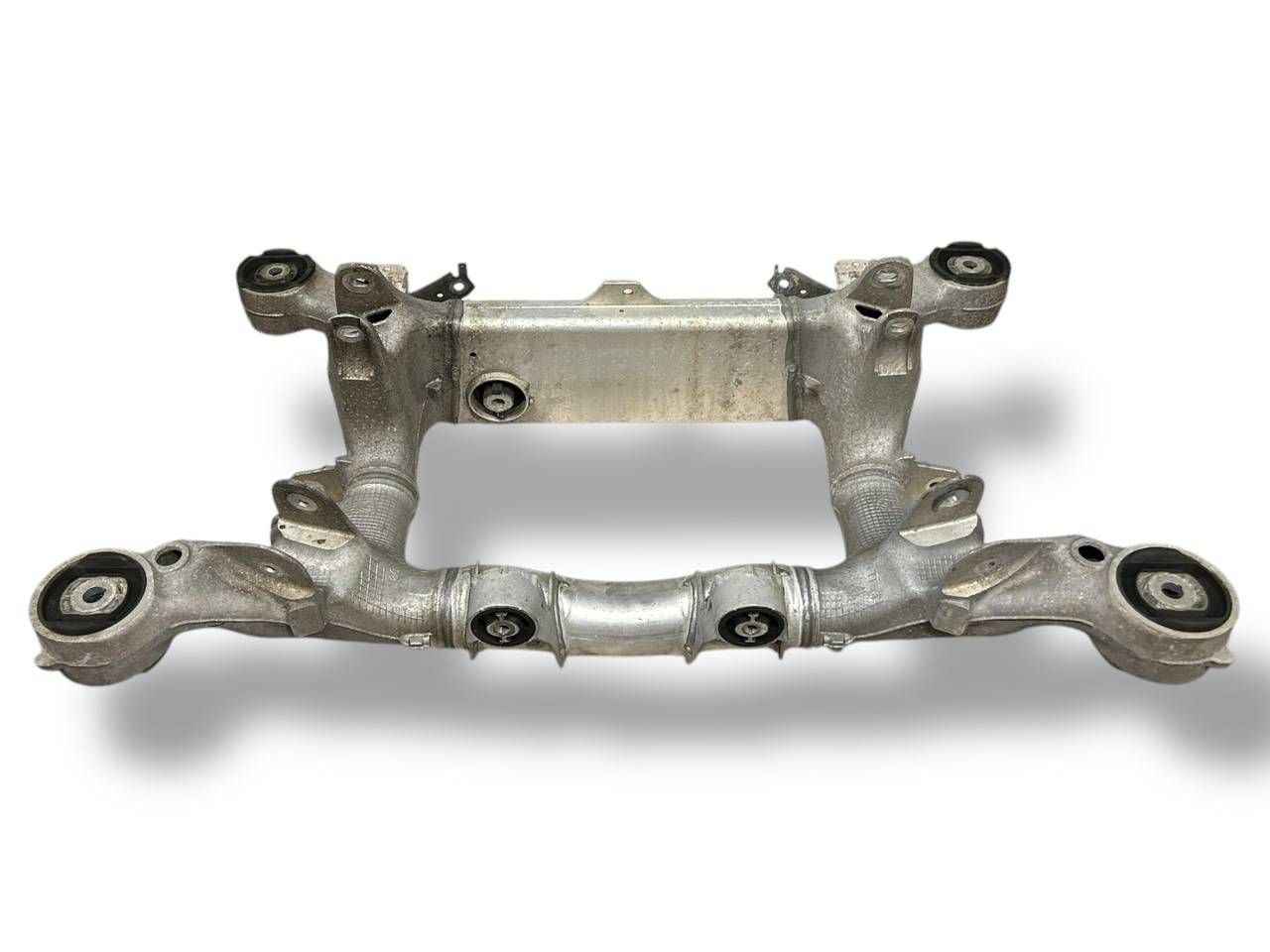 BMW 6 (F06 / F12 / F13) Rear subframe BMW 6 SERIES Rear subframe OEM 33316776488

Par...