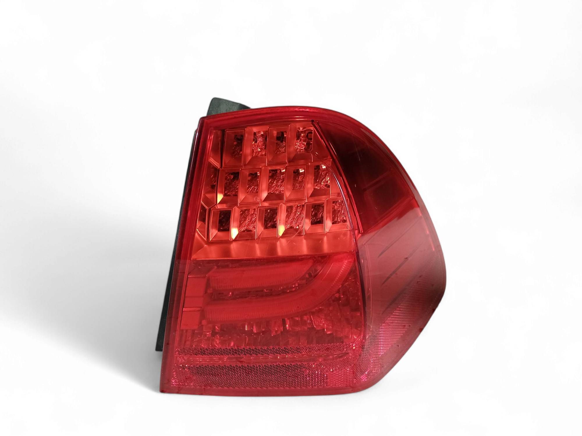 BMW 3 (E90 / E91 / E92 / E93) Rear/tail lights BMW 3 SERIES Rear/tail lights OEM 4871738

Part...