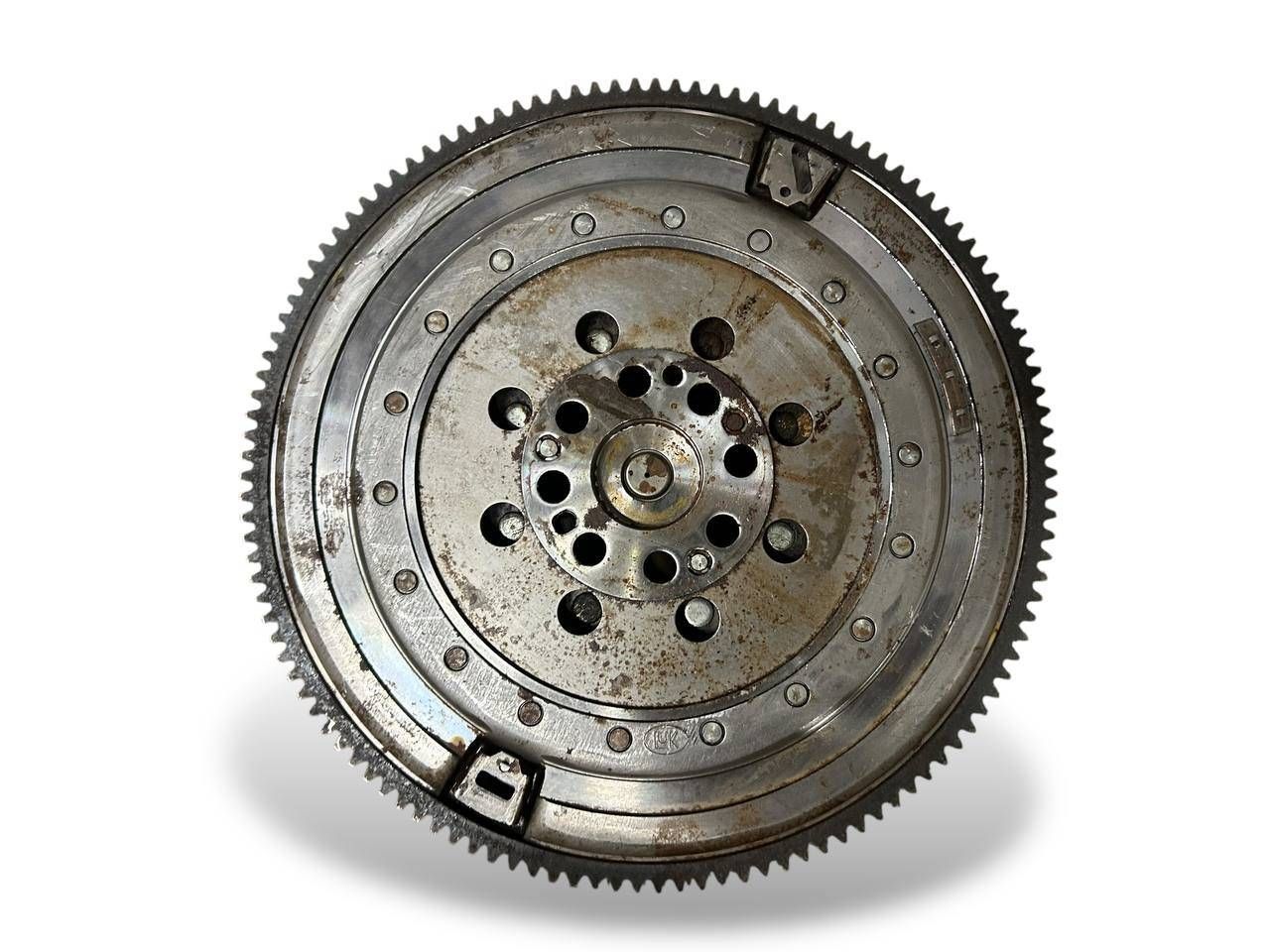 BMW 3 (F30 / F31) маховик BMW 3 SERIES Flywheel OEM 21208605090

Part cod...