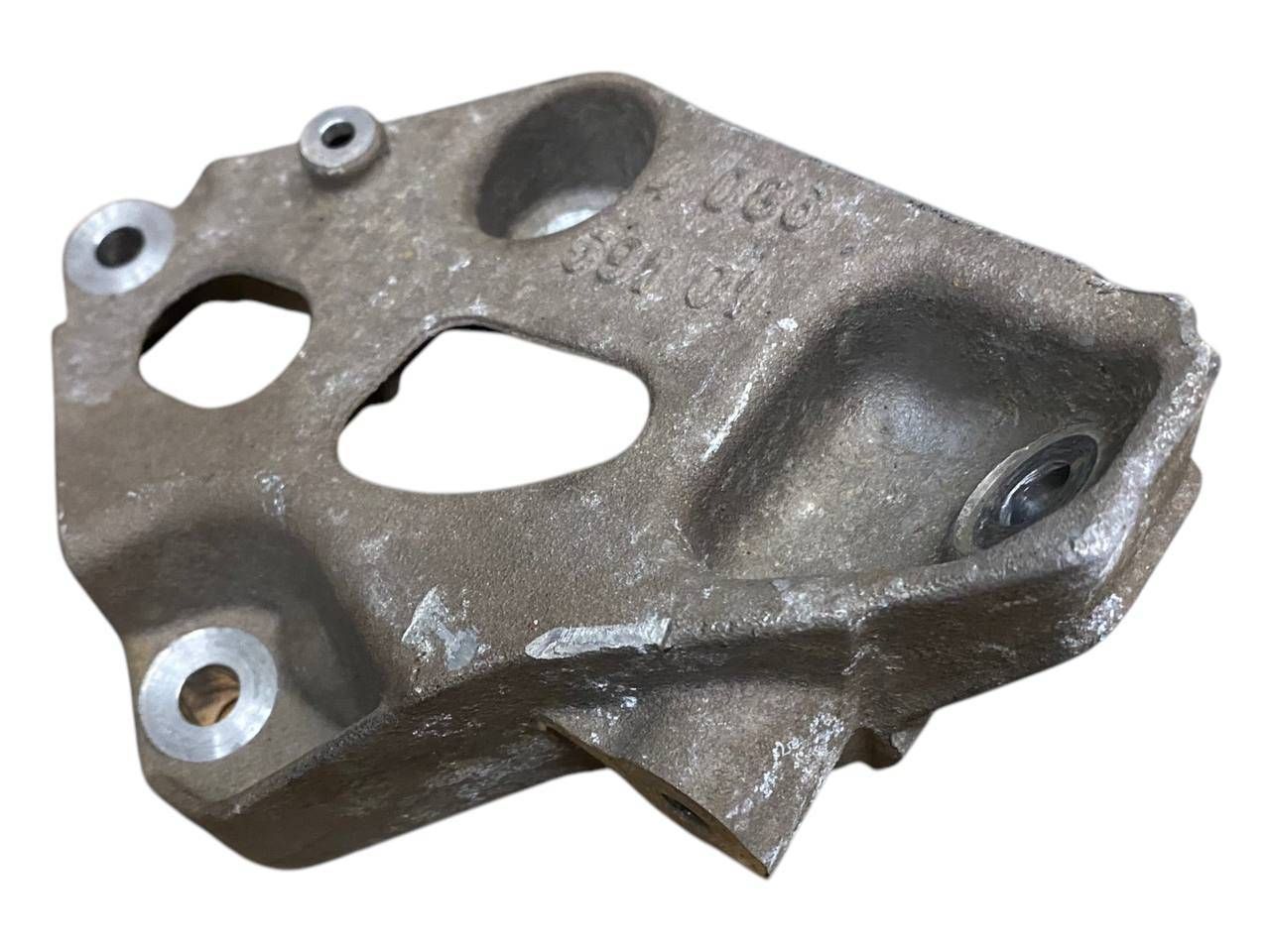 BMW 3 (F30 / F31) Engine mounting bracket BMW 3 SERIES Engine mounting bracket OEM 221168...