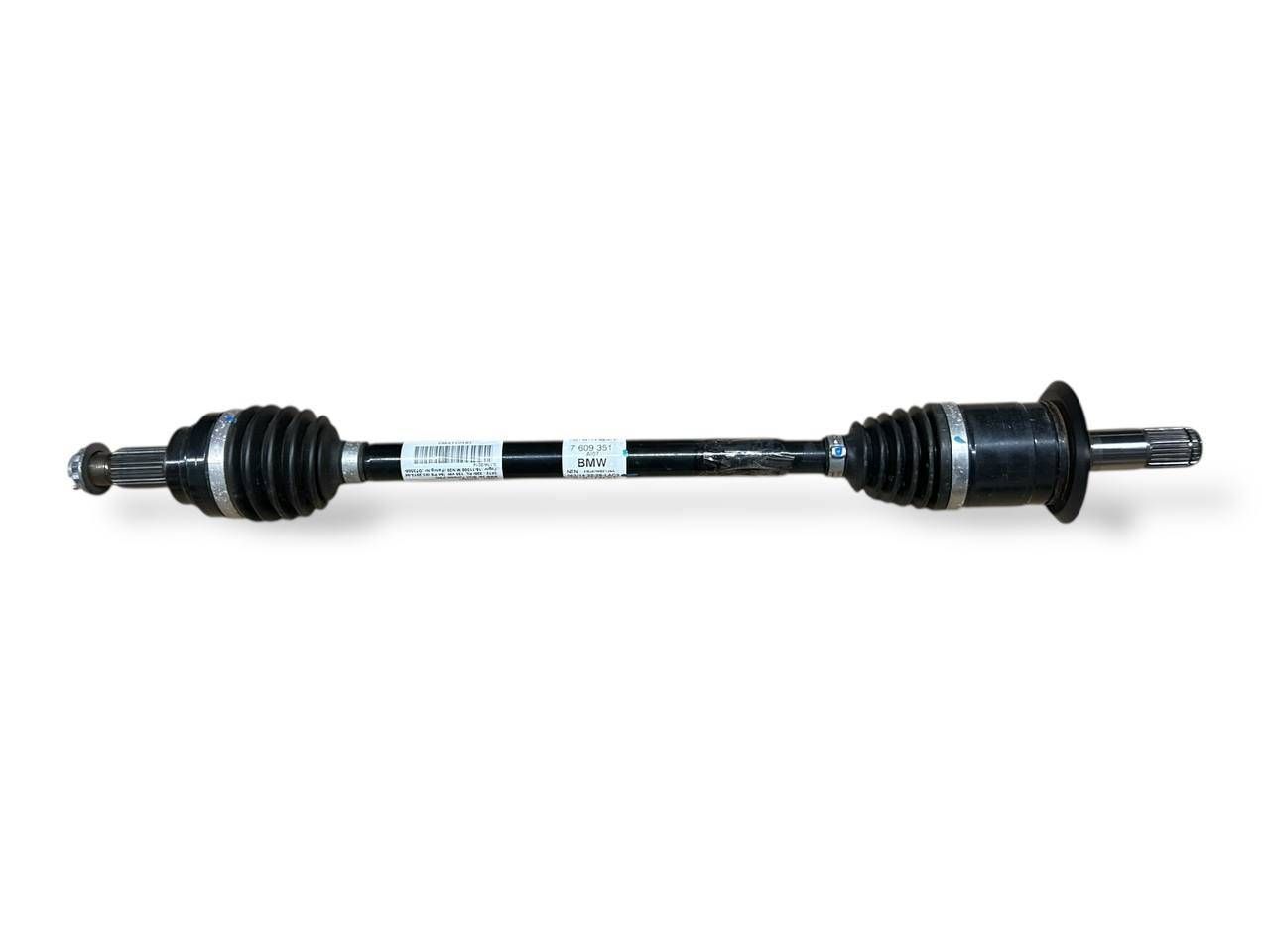 BMW 3 (F30 / F31) Rear driveshaft BMW 3 SERIES Rear driveshaft OEM 33207609351

P...