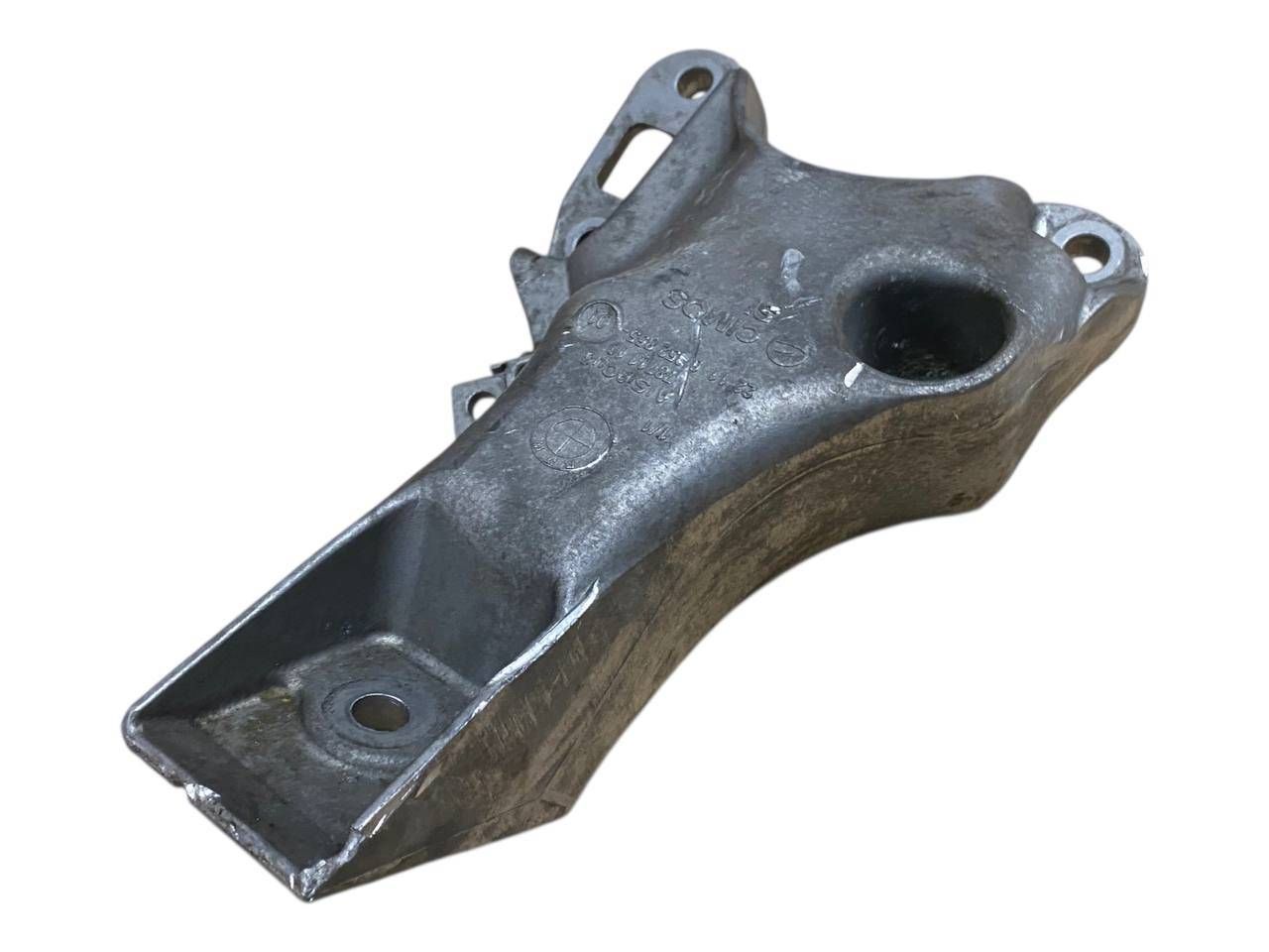 BMW X5 (F15) Engine mounting bracket BMW X5 Engine mounting bracket OEM 22116852855
...