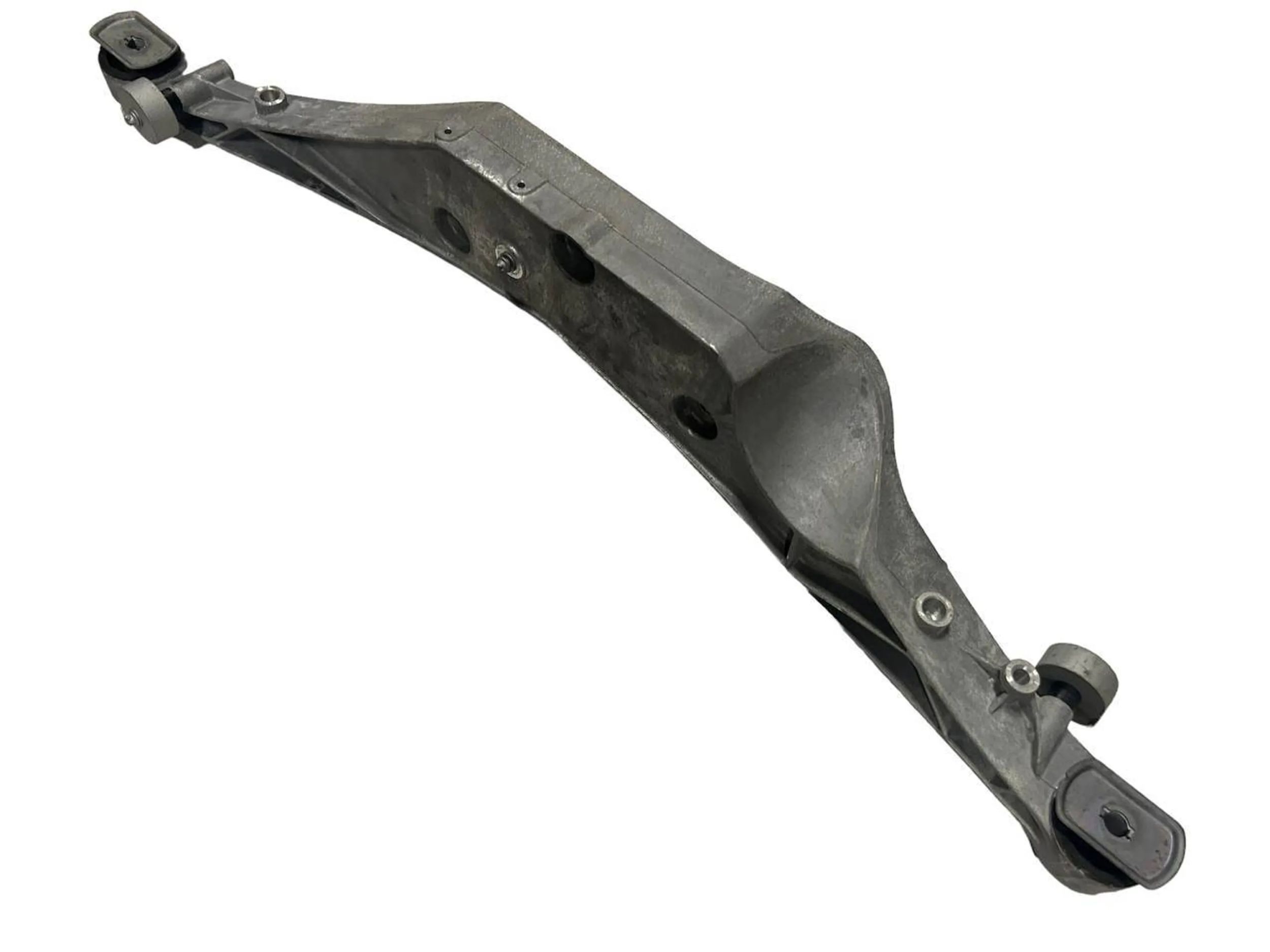 BMW 2 Tourer (U06) Rear differential/diff mount bracket BMW 2' U06 Active Tourer Rear differential/diff...