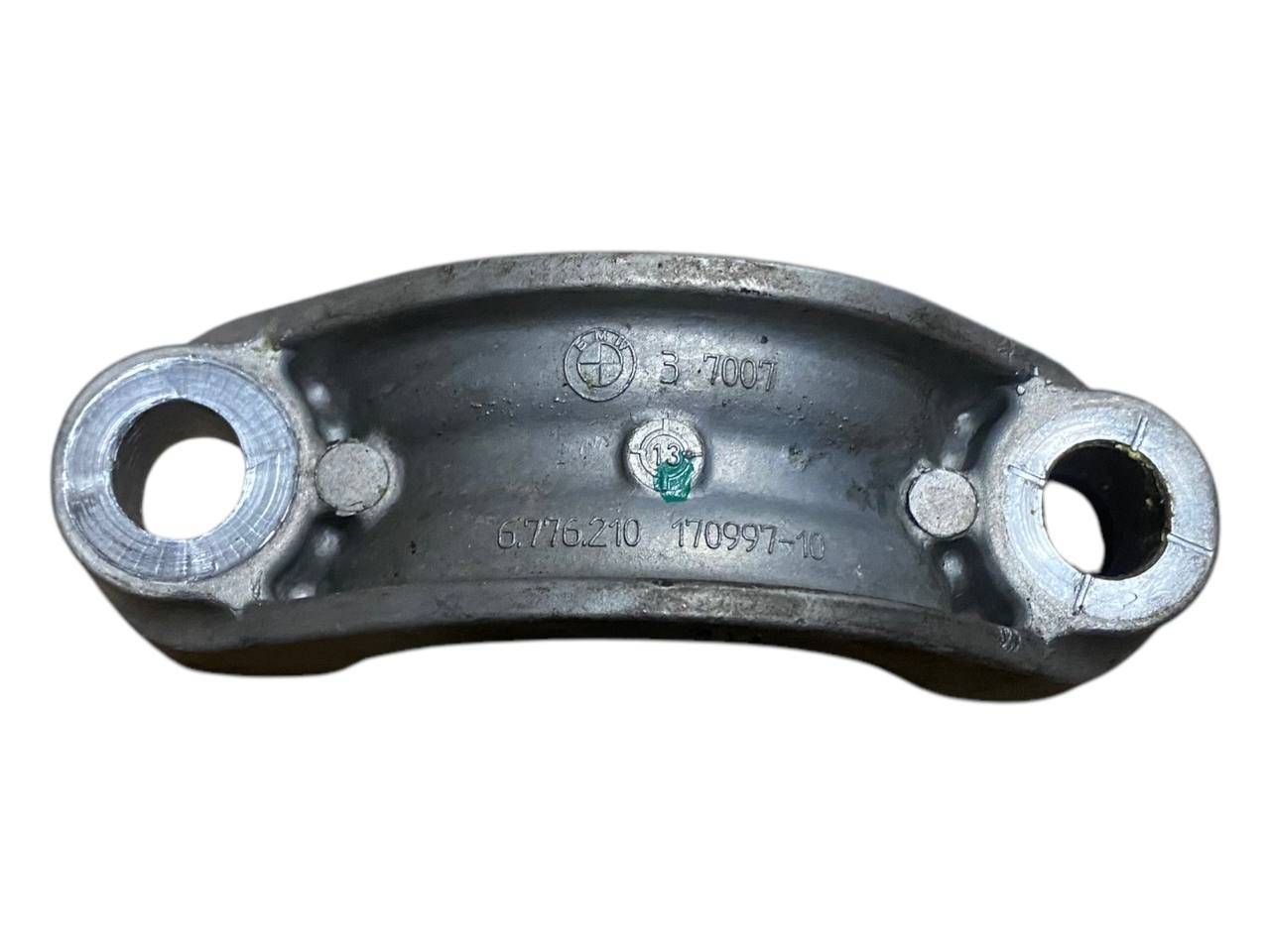 BMW 6 (F06 / F12 / F13) Sway bar bush bracket, front BMW 6 SERIES Sway bar bush bracket, front OEM 3...