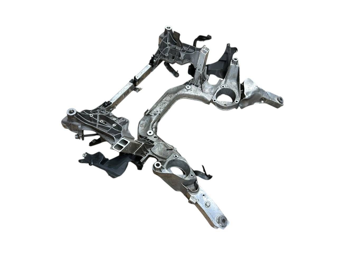 BMW 6 (F06 / F12 / F13) Front subframe BMW 6 SERIES Front subframe OEM 31116792926

Pa...