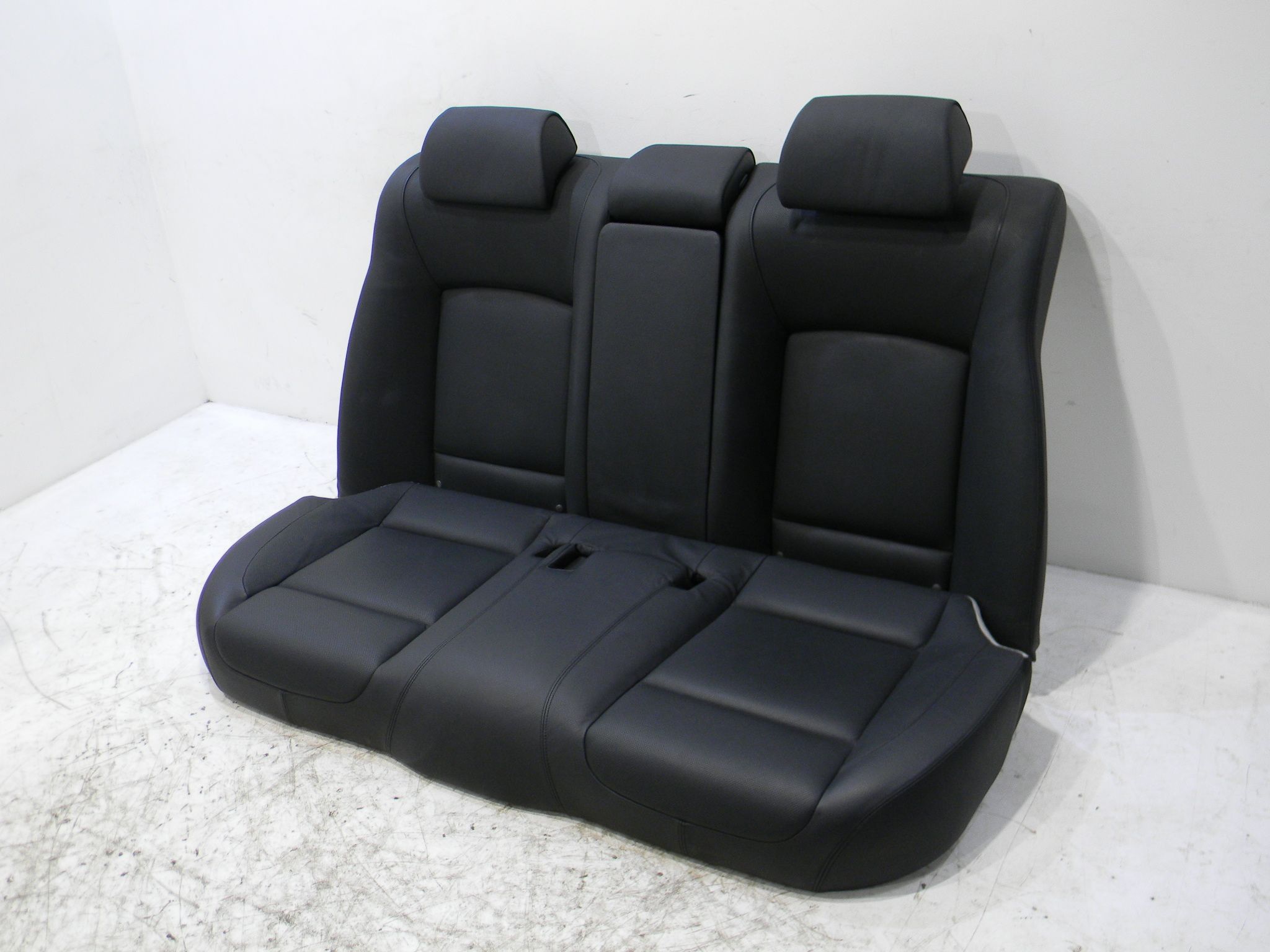 BMW 7 (G11 / G12) Seat Set BMW 7 SERIES Seat Set OEM D383604

Part codes: ...