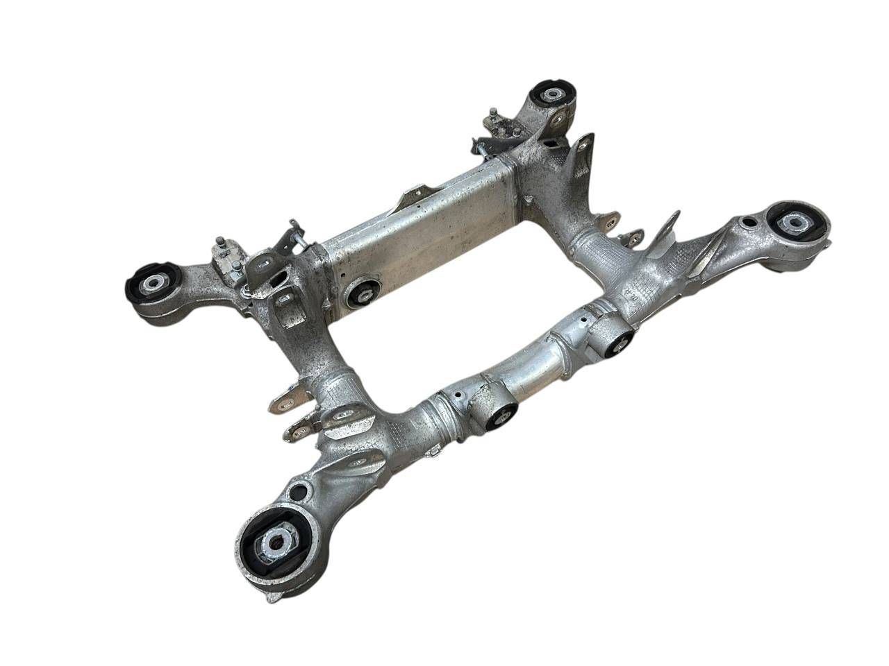 BMW 5 (F10 / F11) Rear subframe BMW 5 SERIES Rear subframe OEM 33316798545

Par...