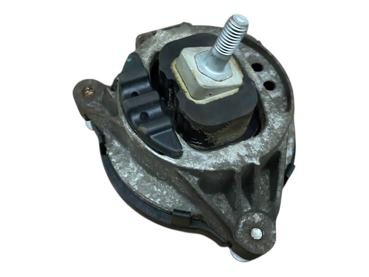 BMW 3 (F30 / F31) Engine mount bracket BMW 3 SERIES Engine mount bracket OEM 221167876...