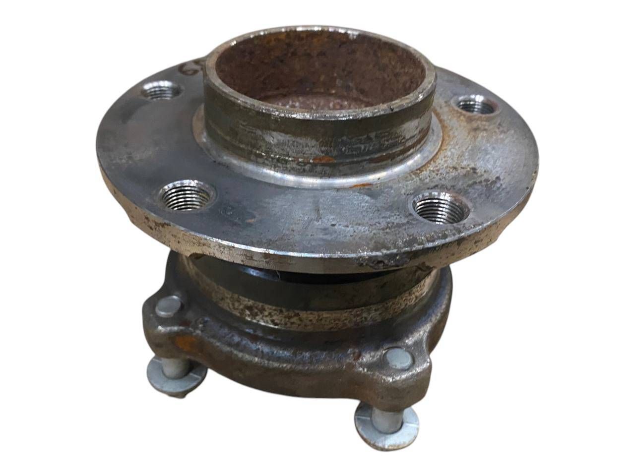 BMW X5 (E70) Rear wheel ball bearing BMW X5 Rear wheel ball bearing OEM 33406867811
...