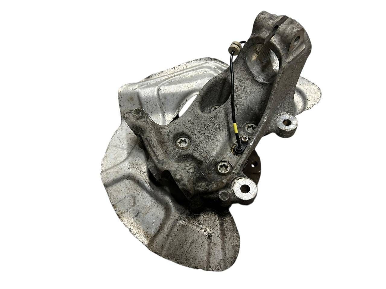 BMW 3 (F30 / F31) Front wheel hub spindle knuckle BMW 3 SERIES Front wheel hub spindle knuckle OE...