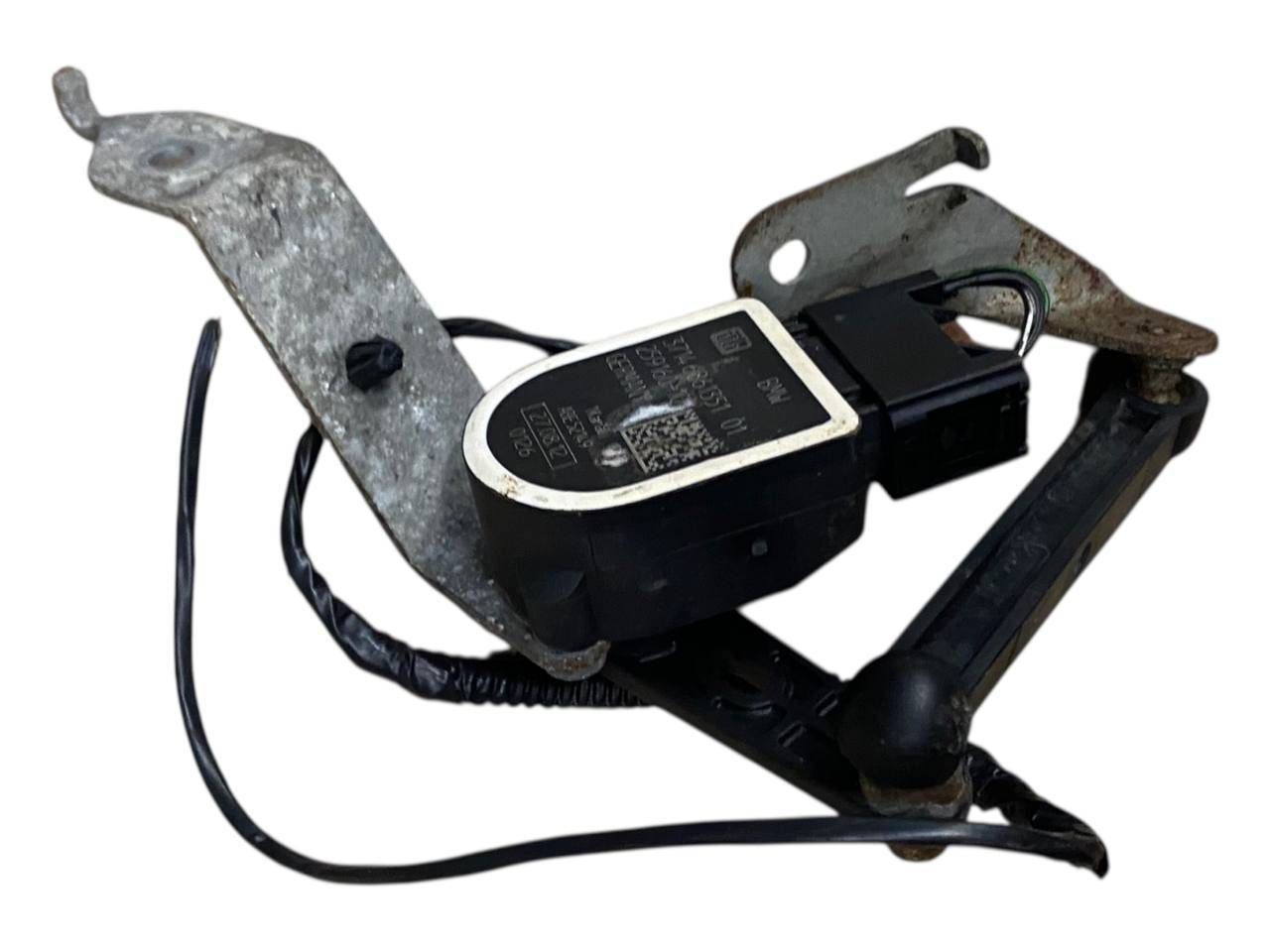 BMW 3 (F30 / F31) Rear air suspension level height sensor BMW 3 SERIES Rear air suspension level height s...